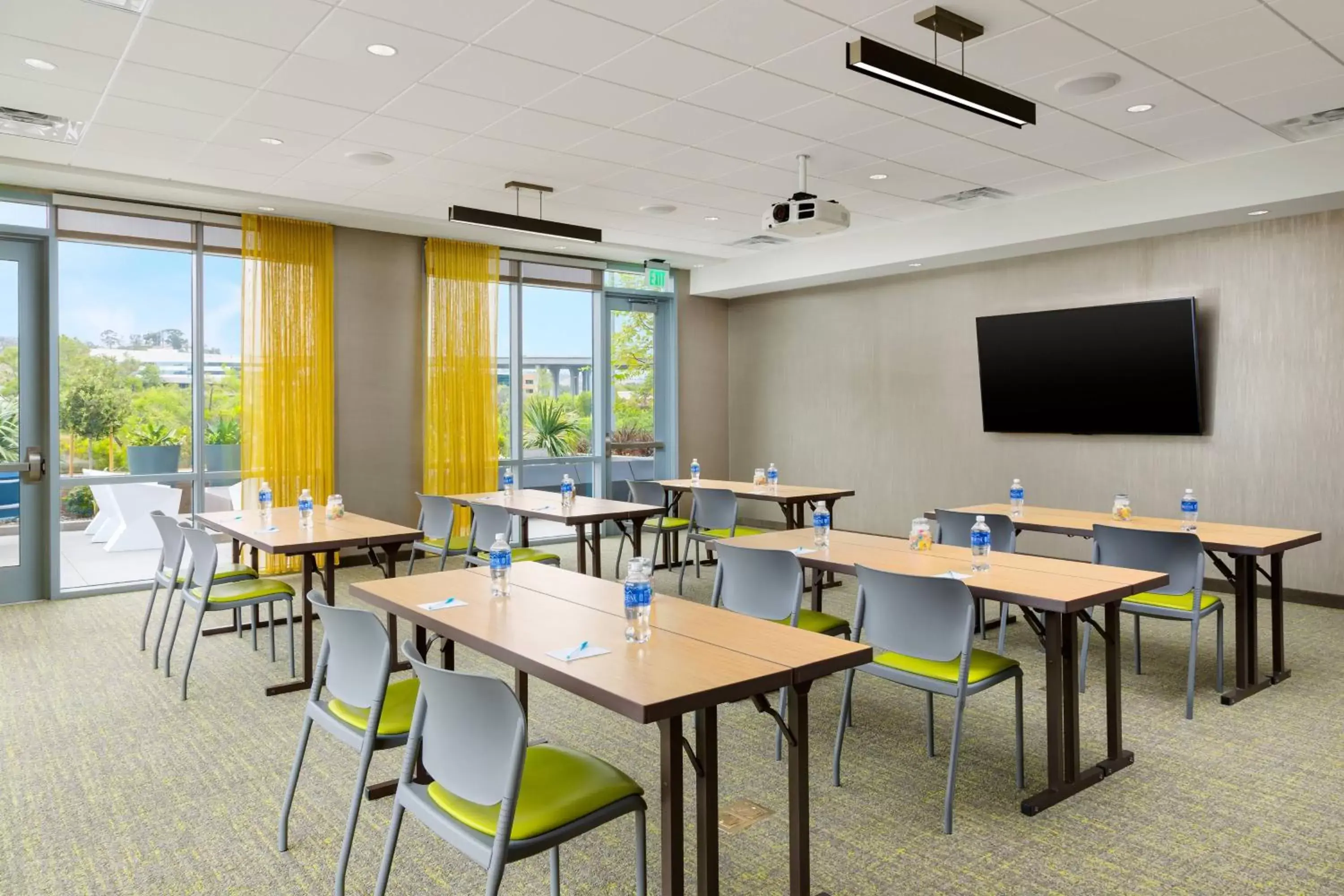 Meeting/conference room in SpringHill Suites by Marriott San Diego Mission Valley