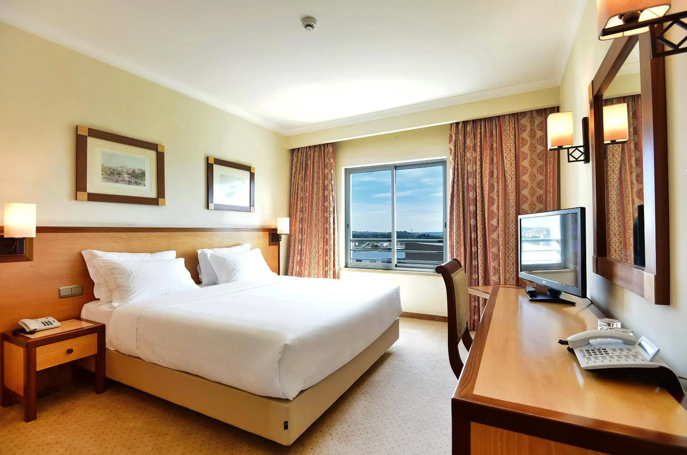 Bedroom, Bed in Hotel Real Oeiras Bedroom, Bed in Hotel Real Oeiras