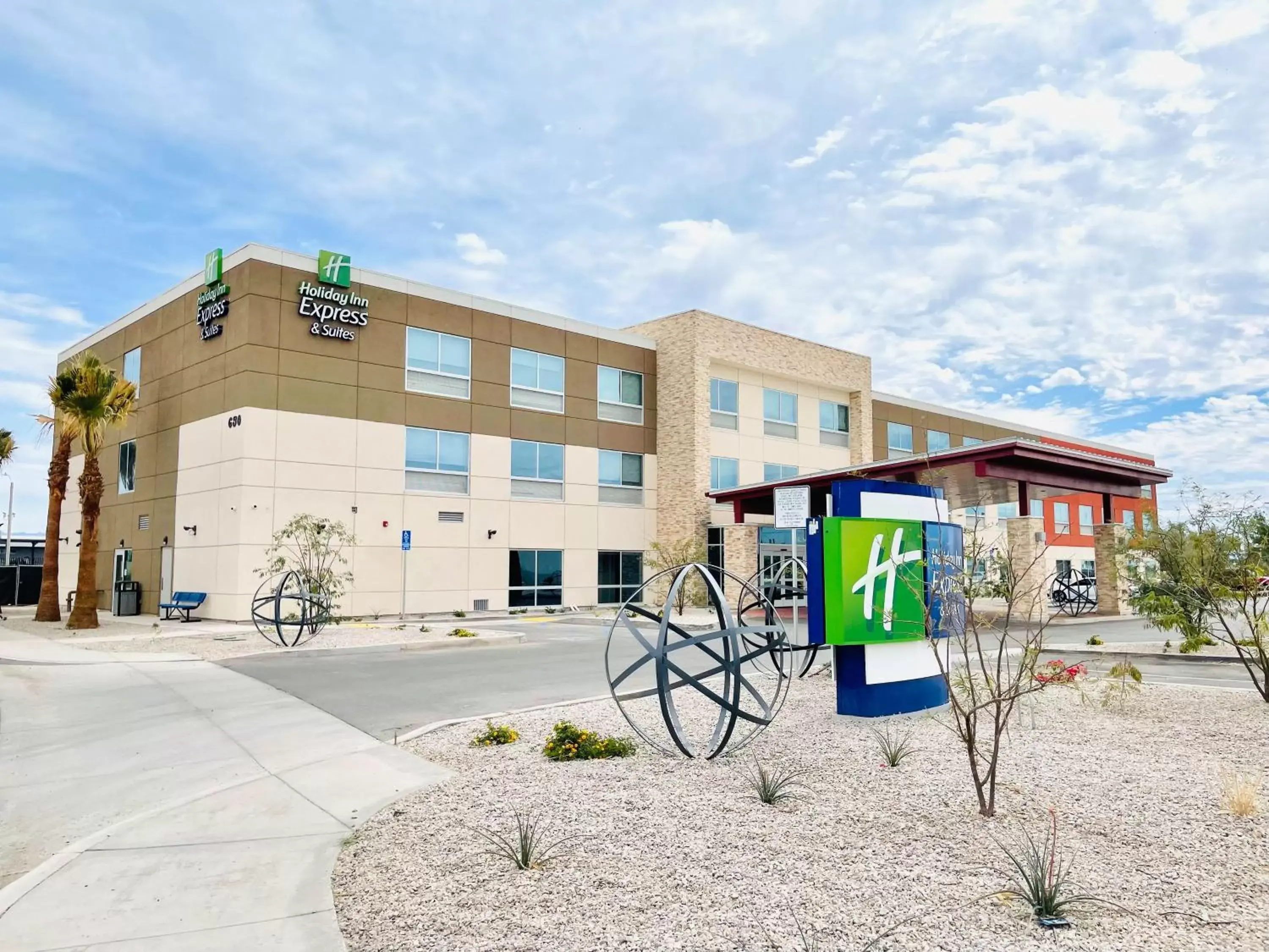 Property Building in Holiday Inn Express & Suites Blythe, an IHG Hotel