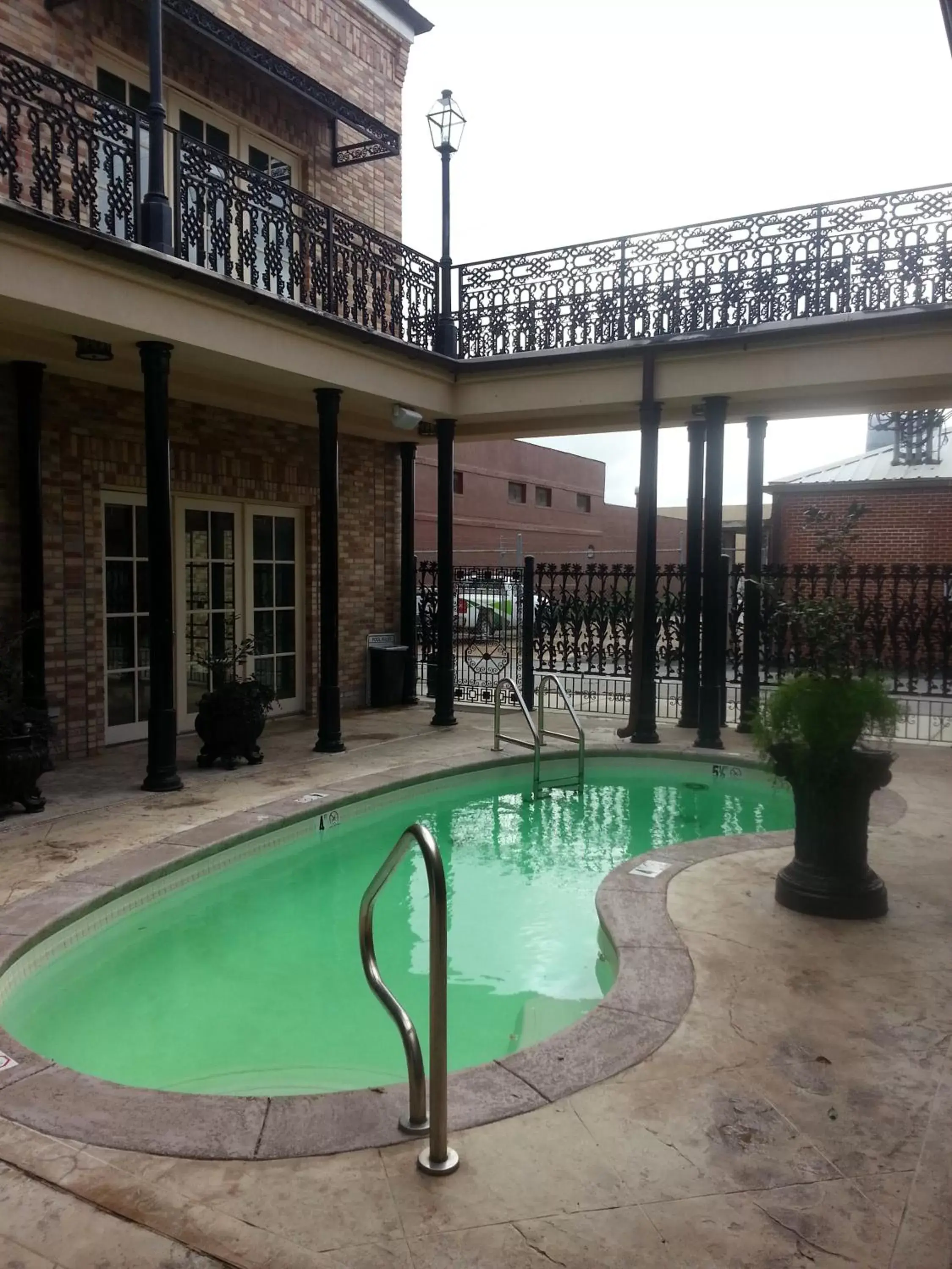 Swimming Pool in The Hotel Magnolia