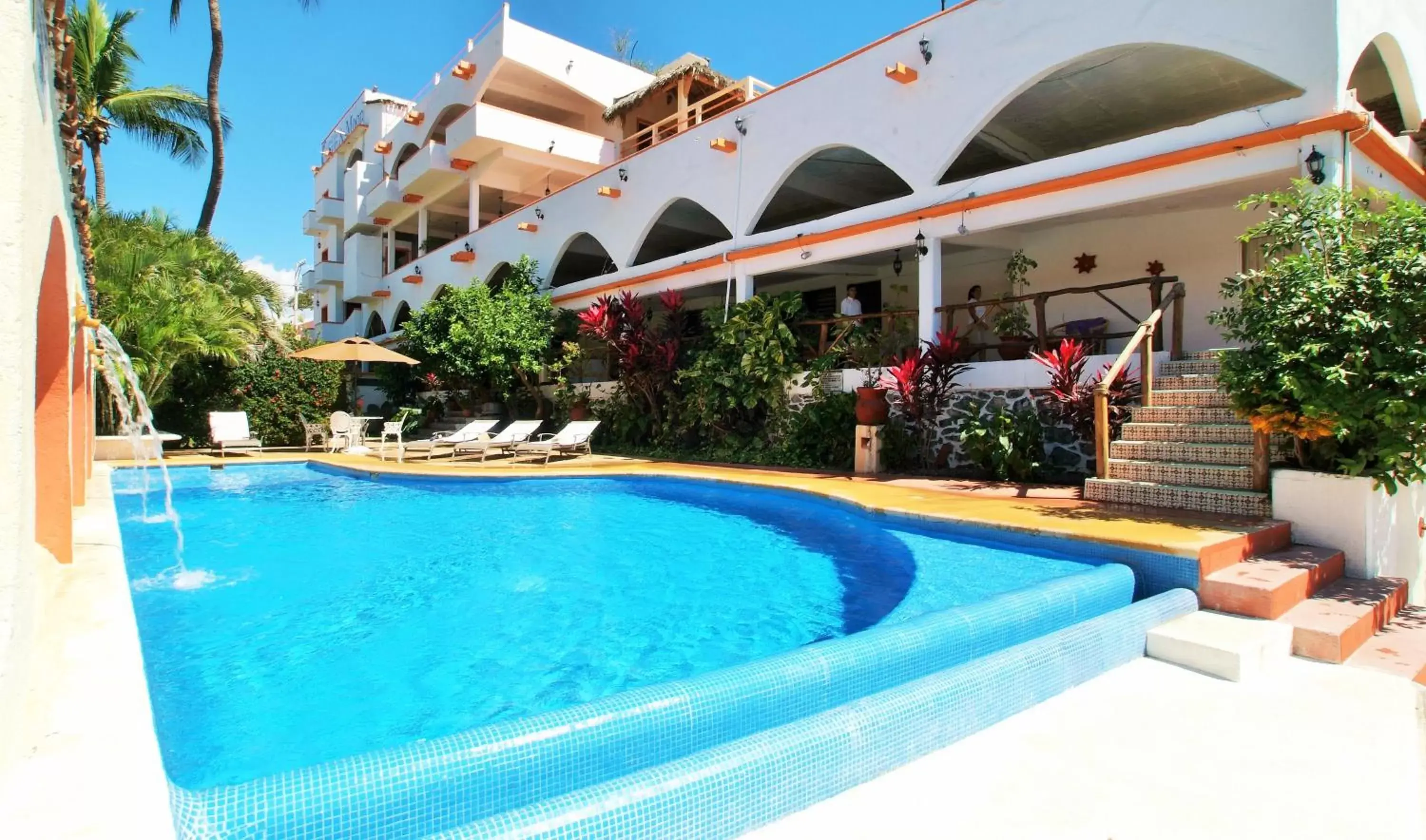 Facade/entrance, Swimming Pool in Hotel Casa Sun and Moon