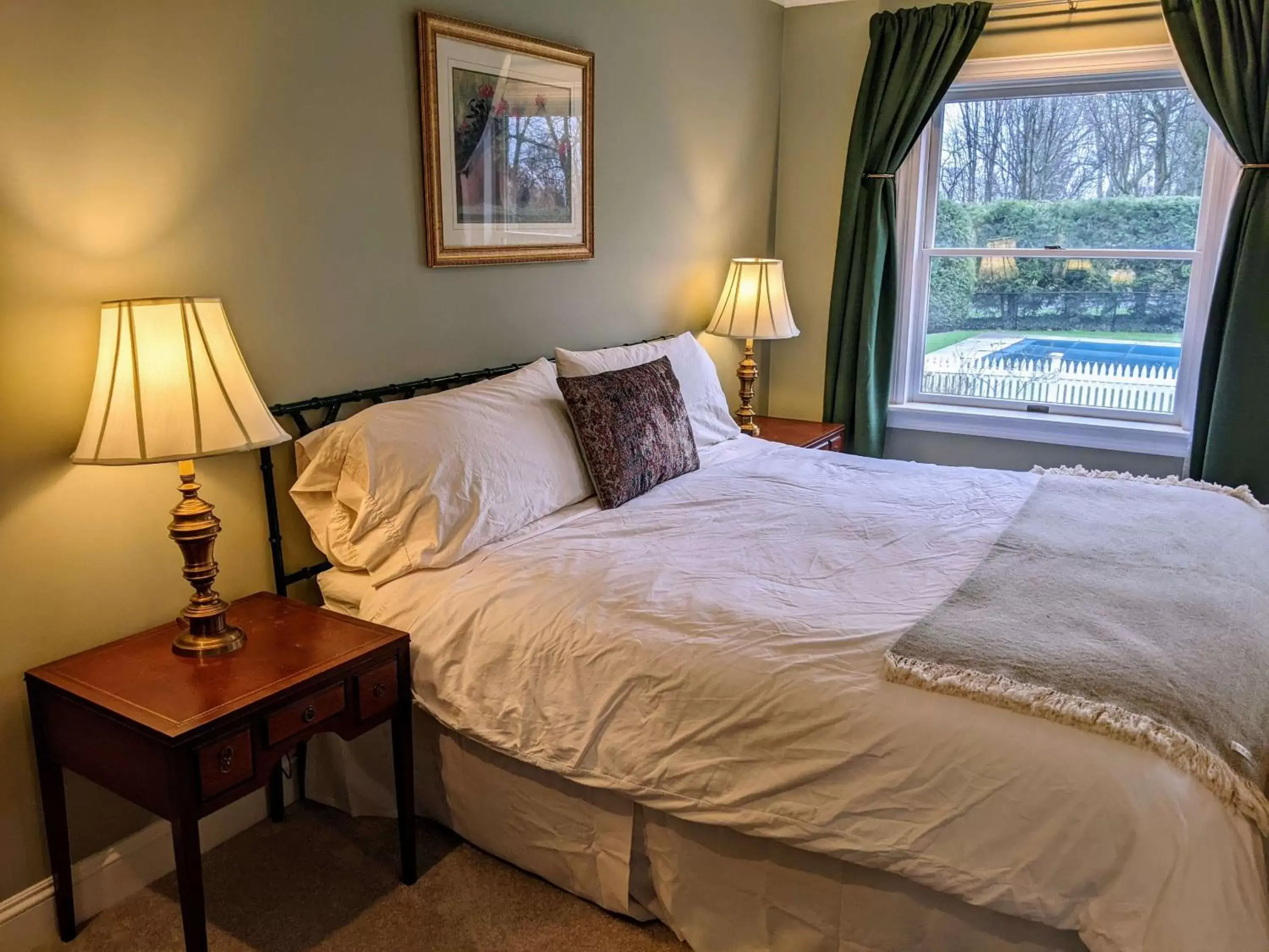 Bed in Stanton House Inn