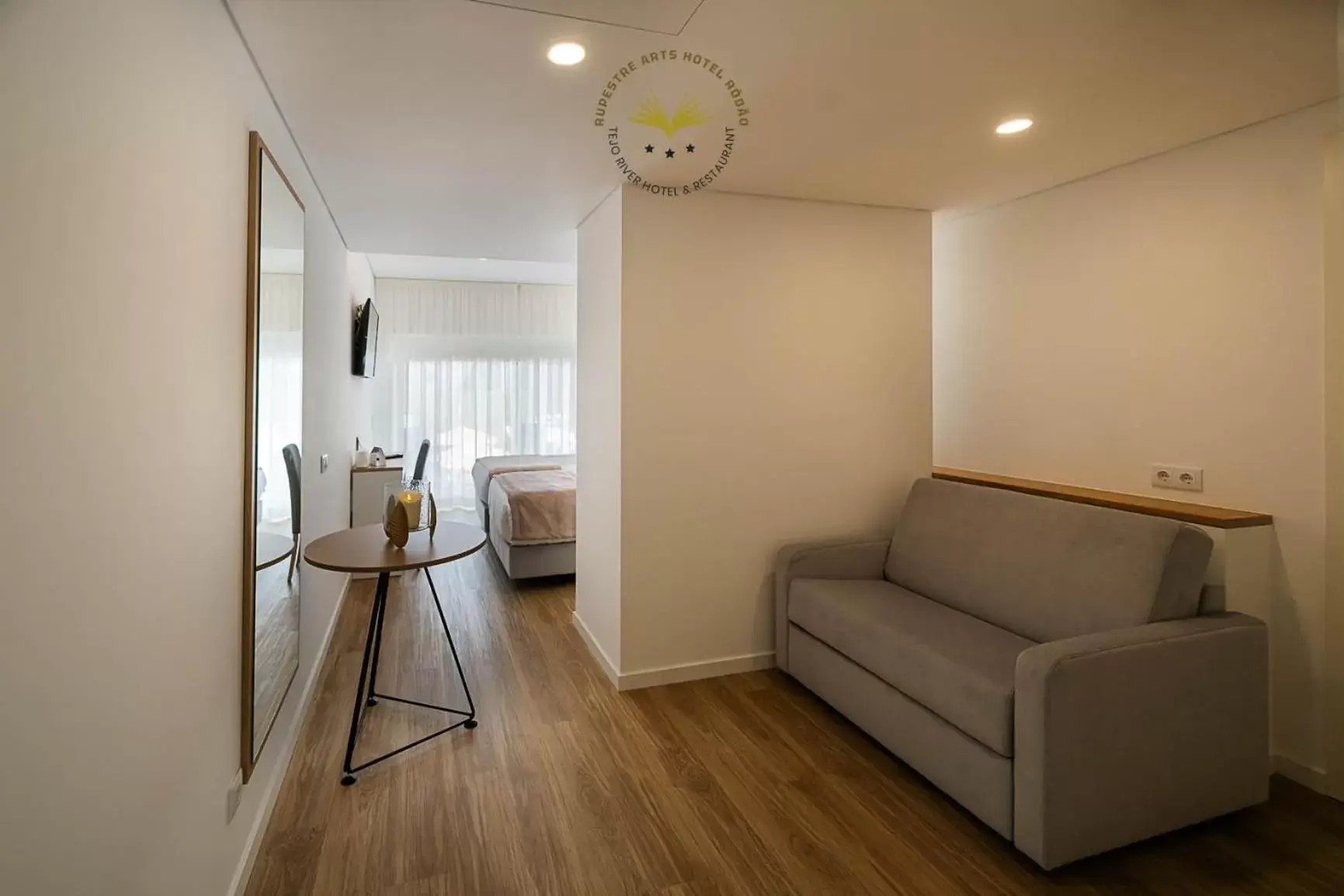 Bedroom, Seating Area in Rupestre Arts Hotel Ródão