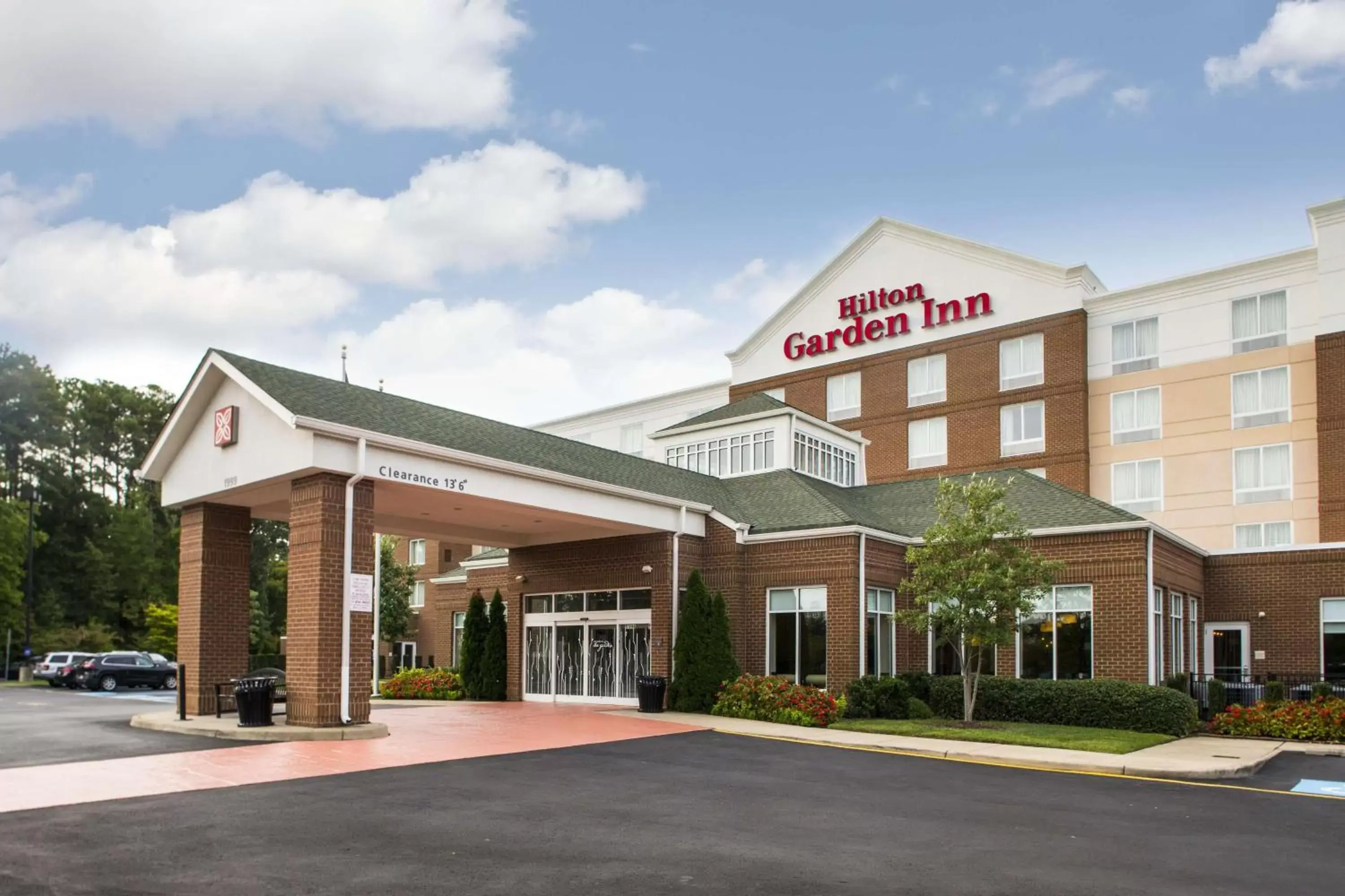 Property Building in Hilton Garden Inn Hampton Coliseum Central