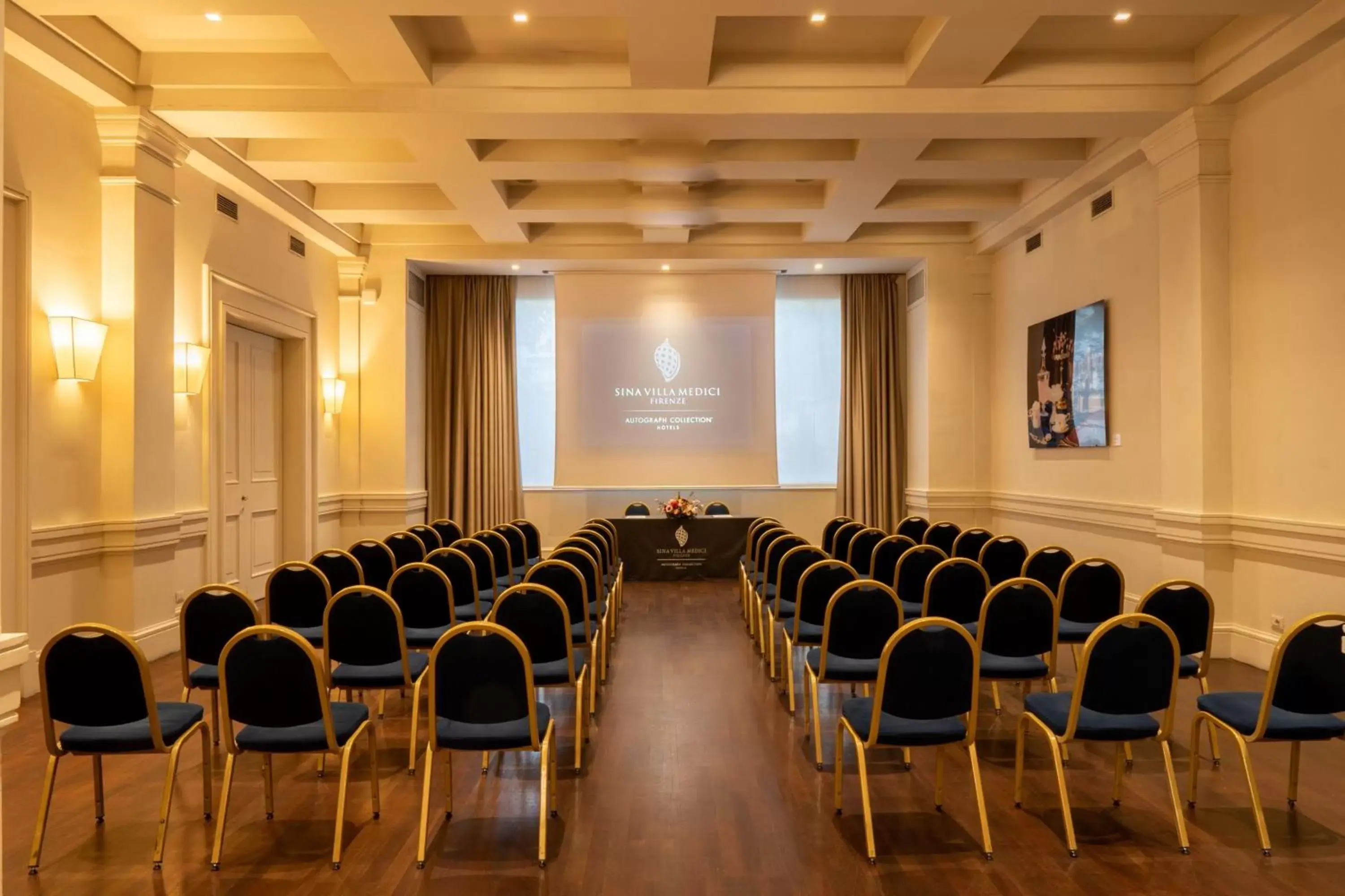 Meeting/conference room in Sina Villa Medici, Autograph Collection