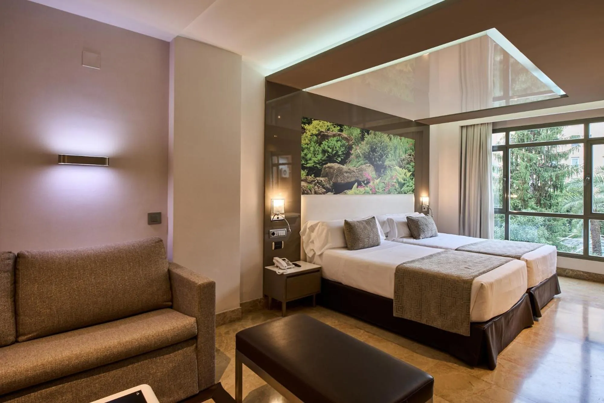 Photo of the whole room, Bed in VP Madroño