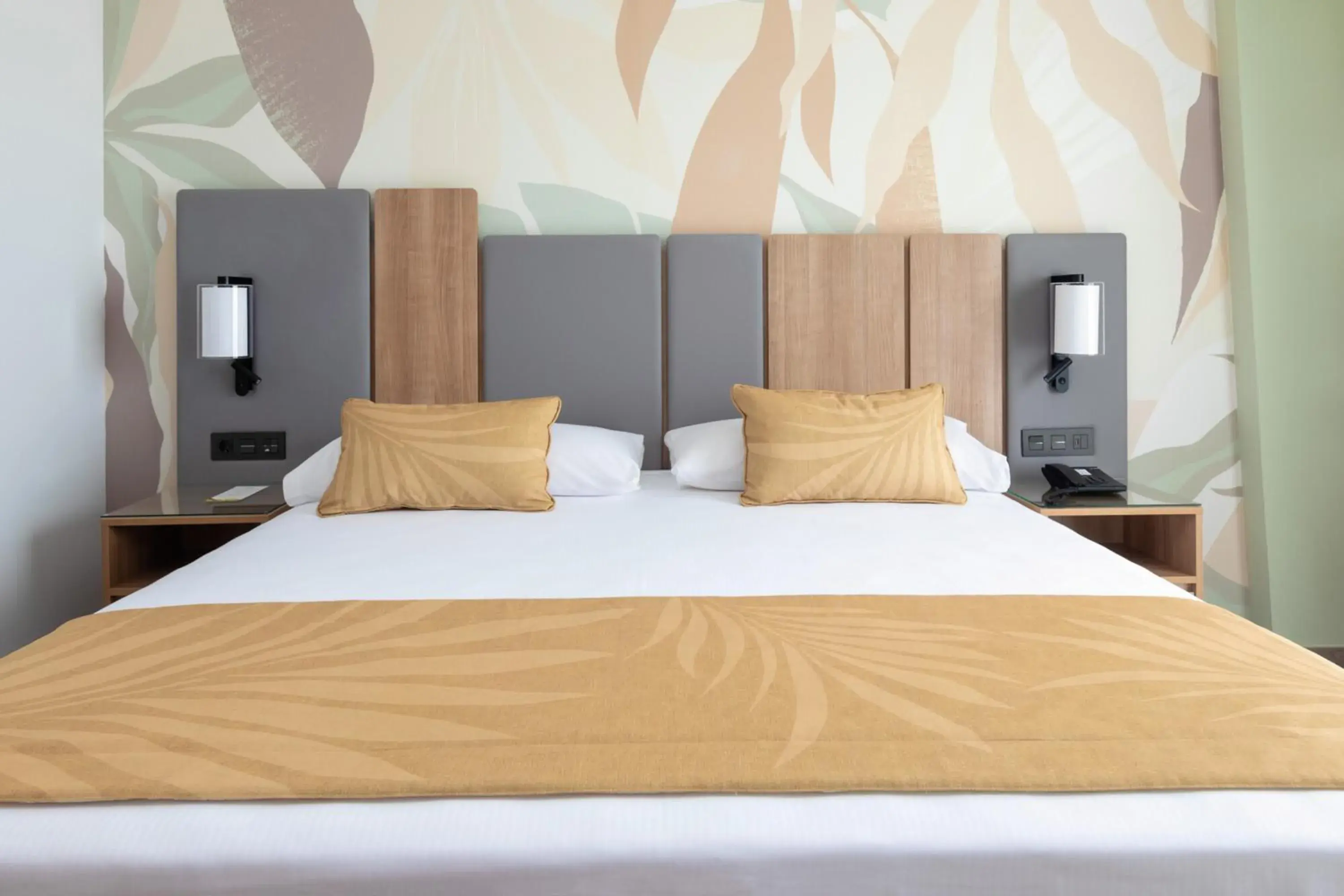 Bed in Hotel Riu Palace Maspalomas - Adults Only