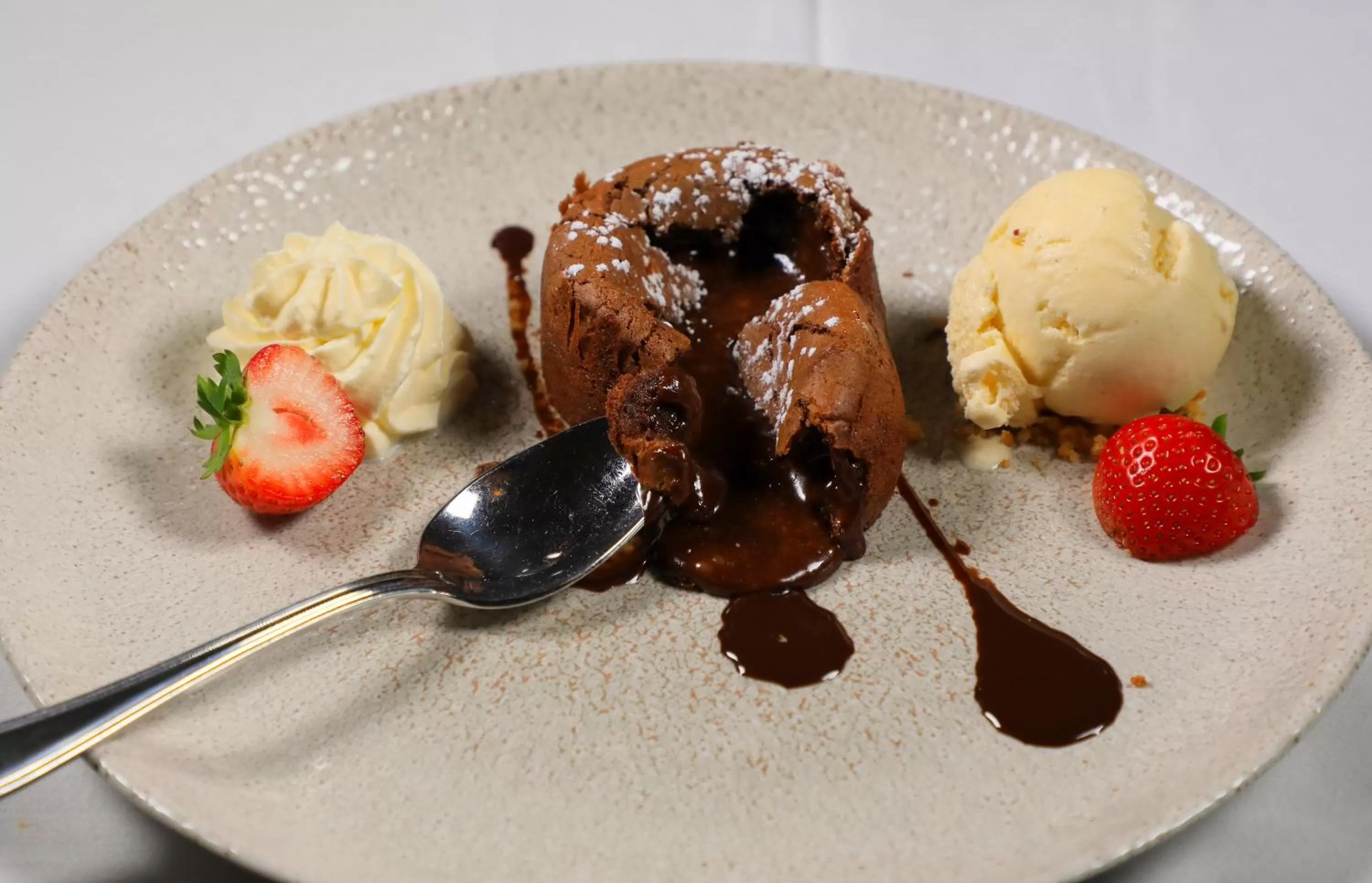 Restaurant/places to eat in The Shirley Arms Hotel