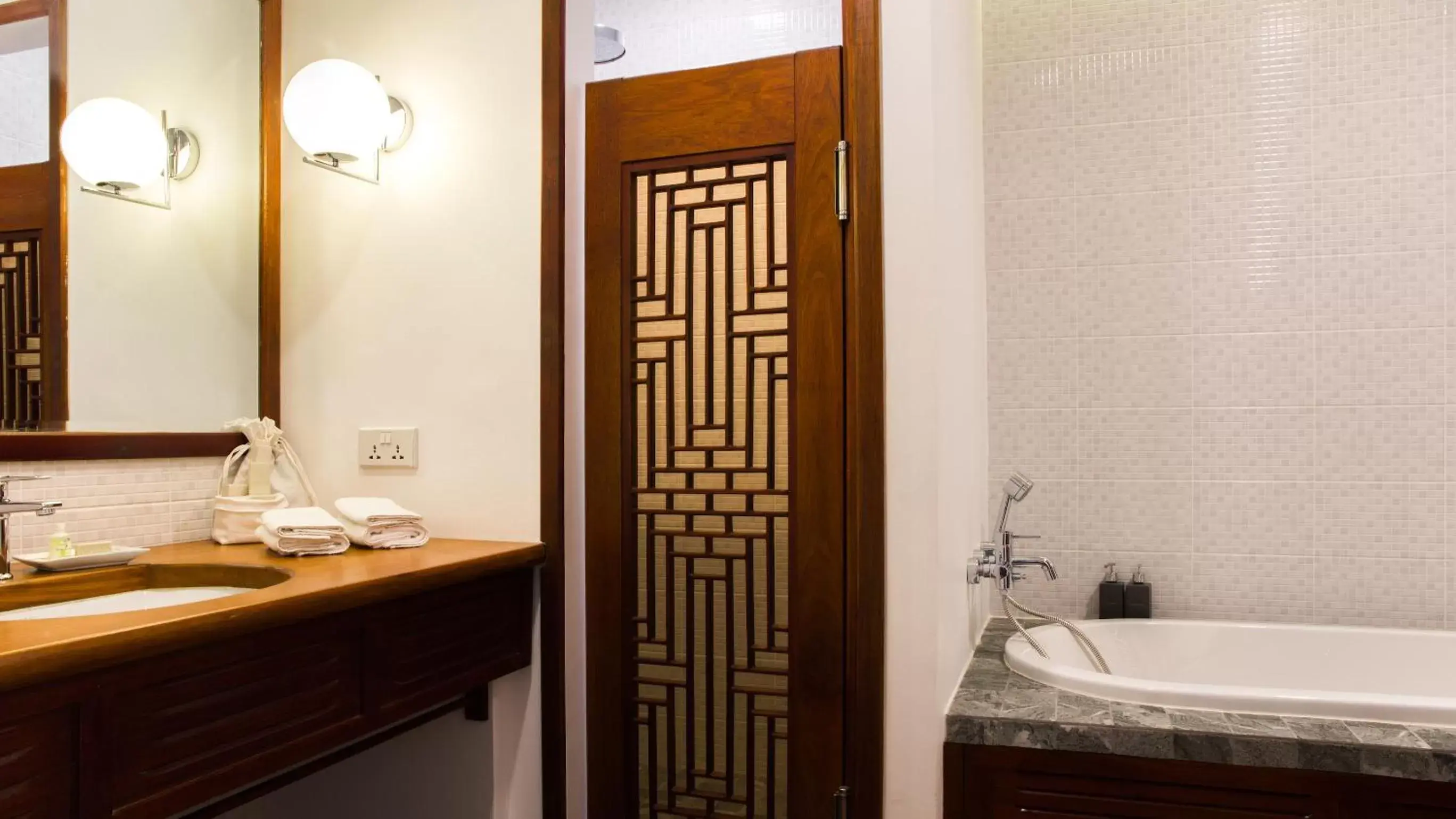 Bathroom in Amanjaya Pancam Suites Hotel