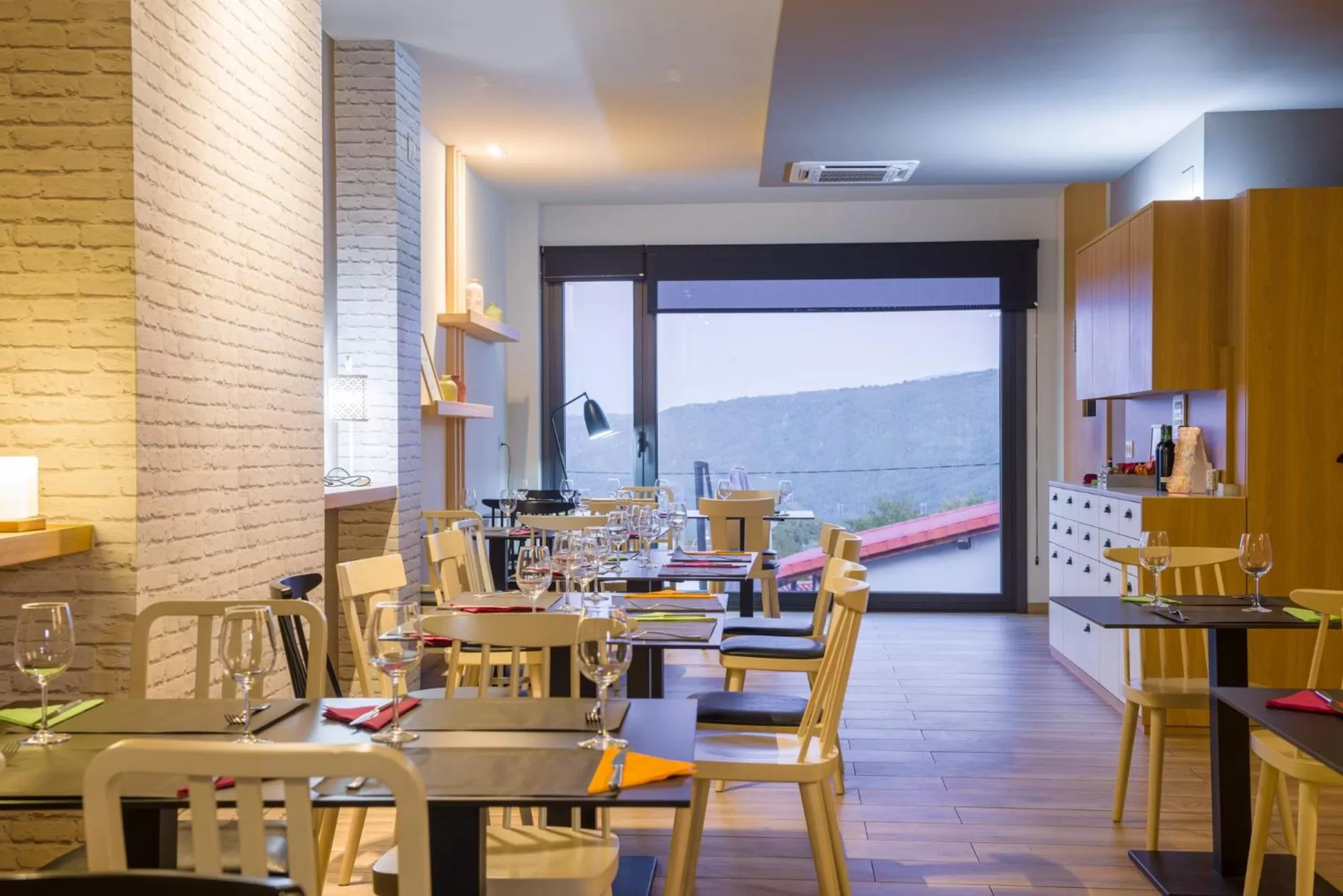 Restaurant/places to eat in O balcón da ribeira