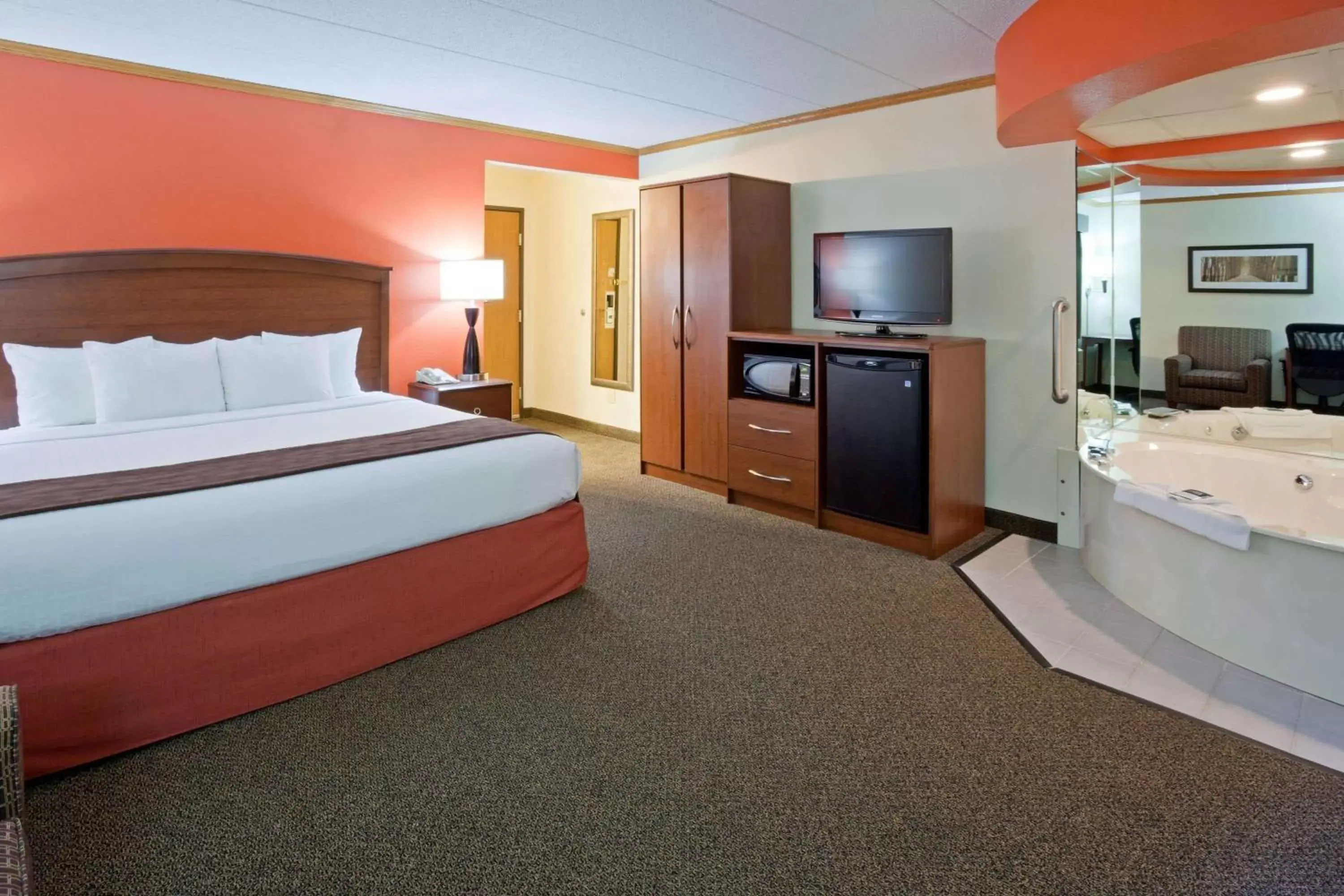 Photo of the whole room, Bed in AmericInn by Wyndham Virginia