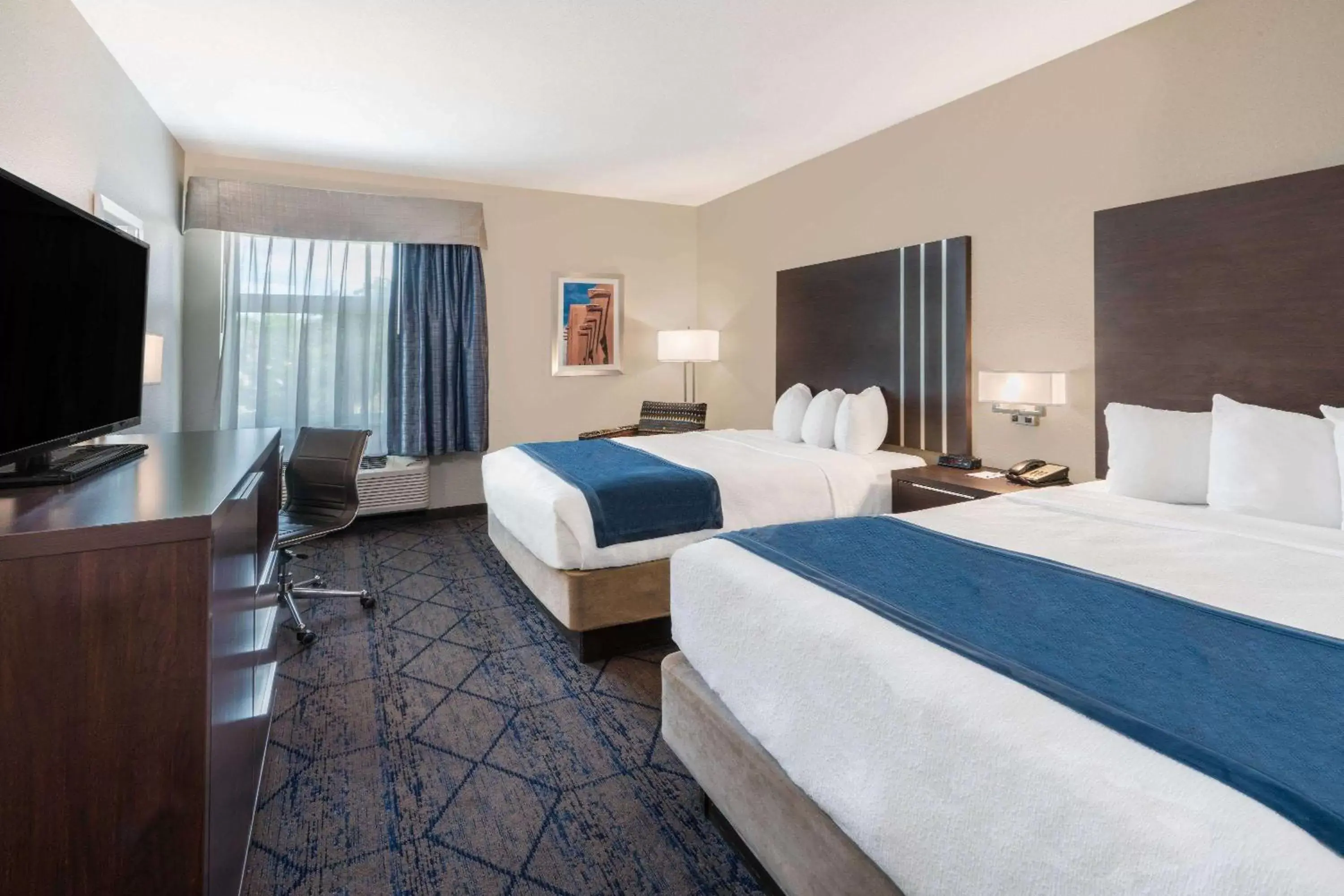 Photo of the whole room, Bed in Baymont by Wyndham Albuquerque Airport