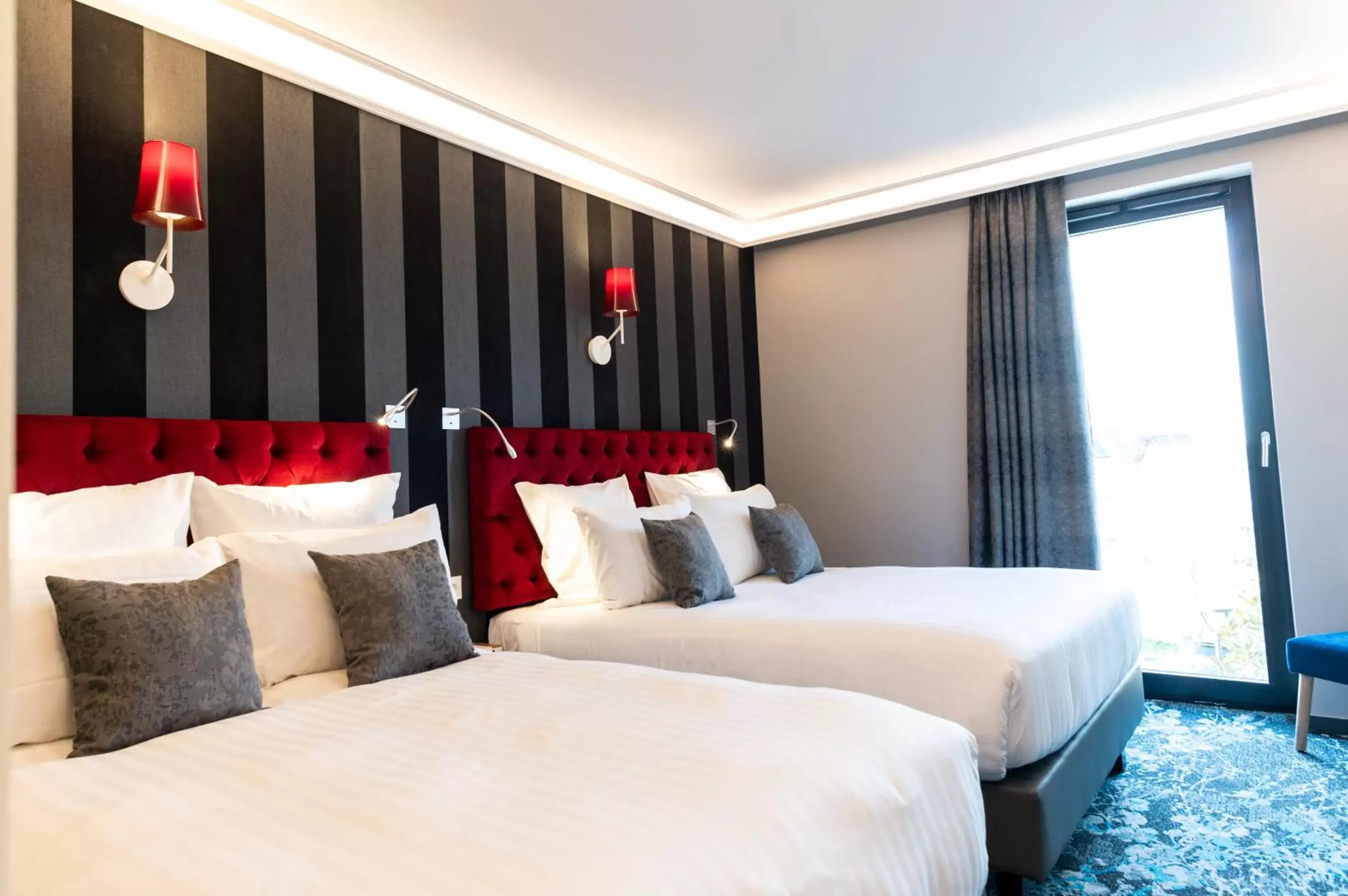 Bedroom, Bed in Hôtel Dali Val d'Europe