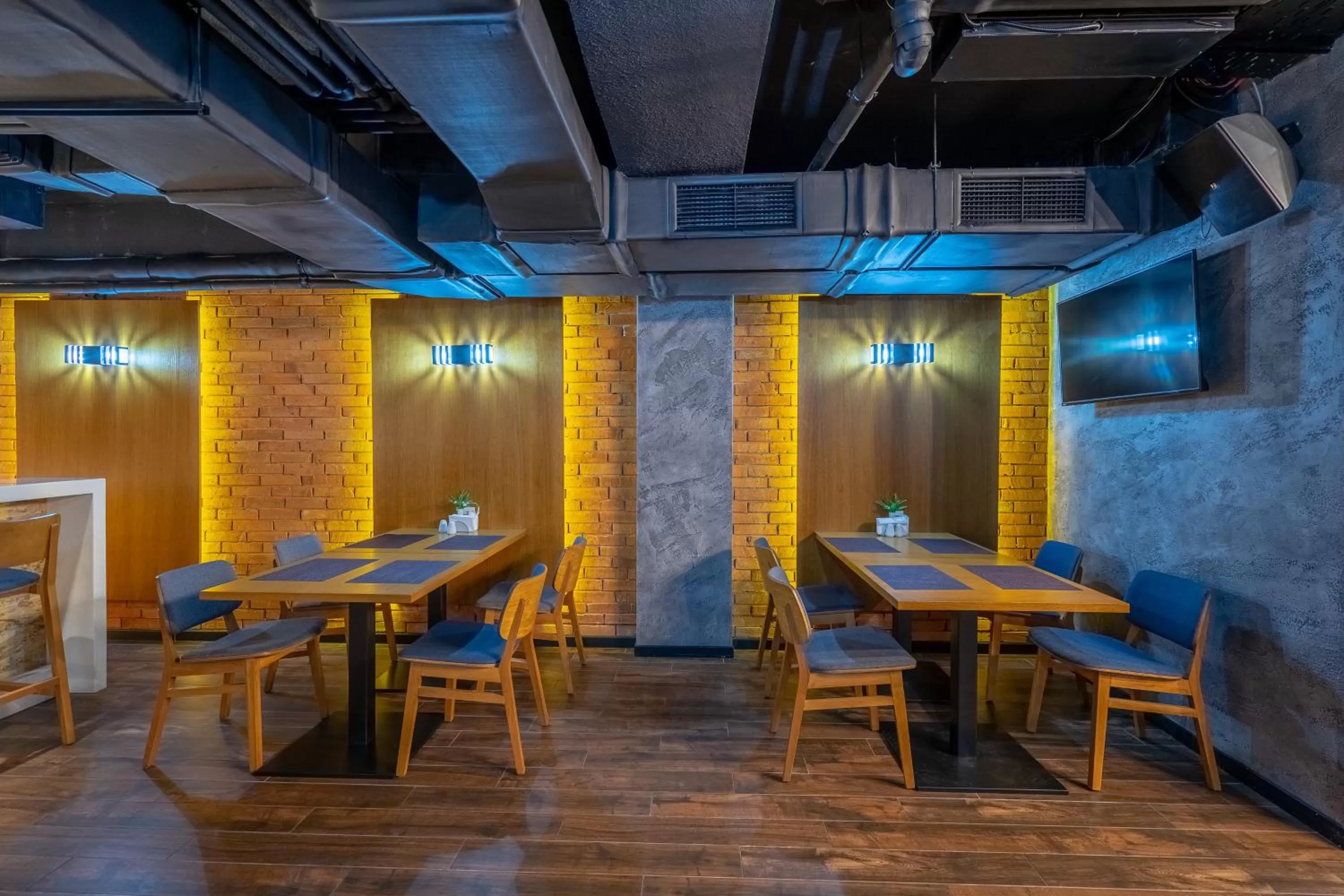 Restaurant/places to eat in Hotel Atlas Abashidze