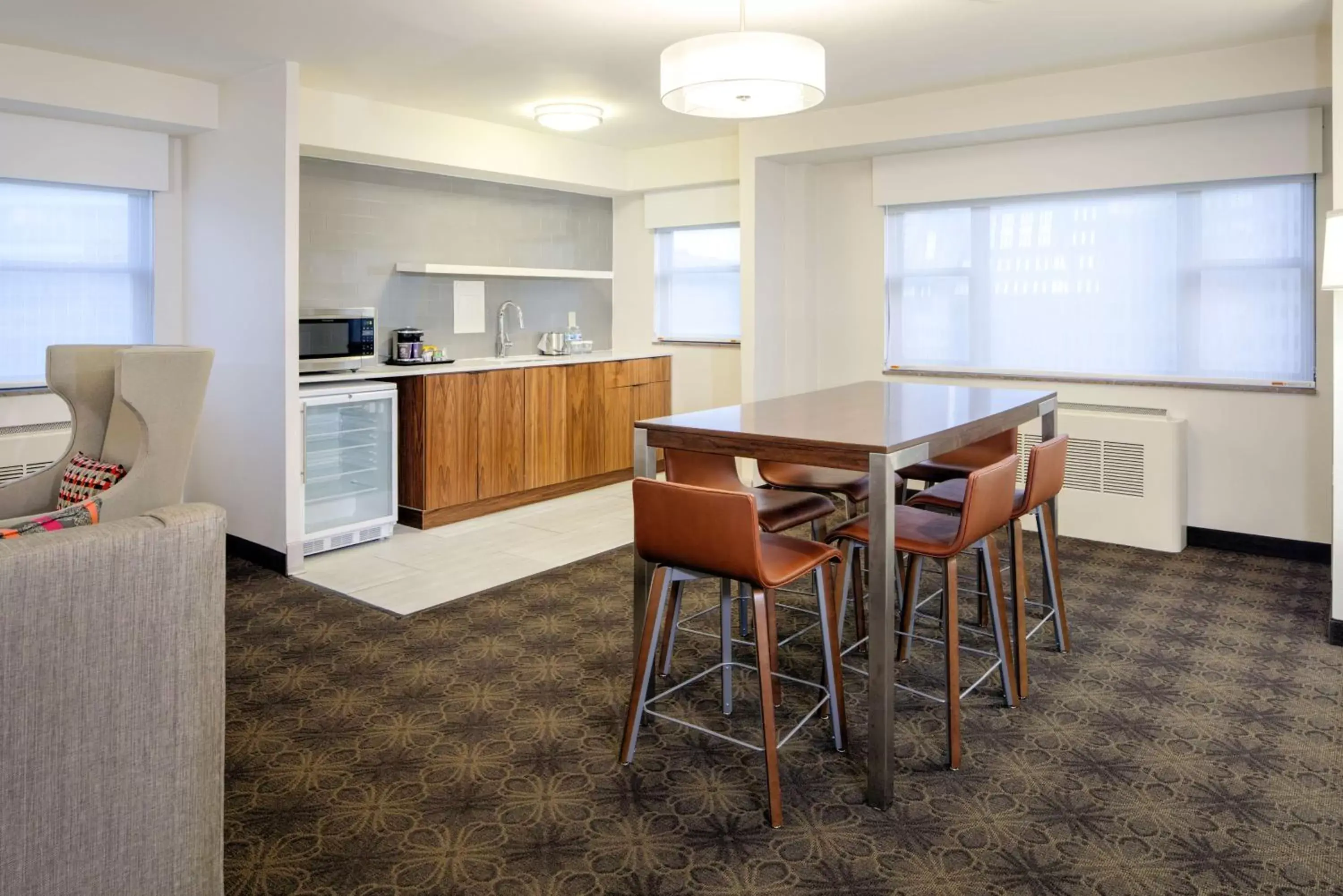 Kitchen or kitchenette, Kitchen/Kitchenette in DoubleTree by Hilton Hotel & Suites Pittsburgh Downtown