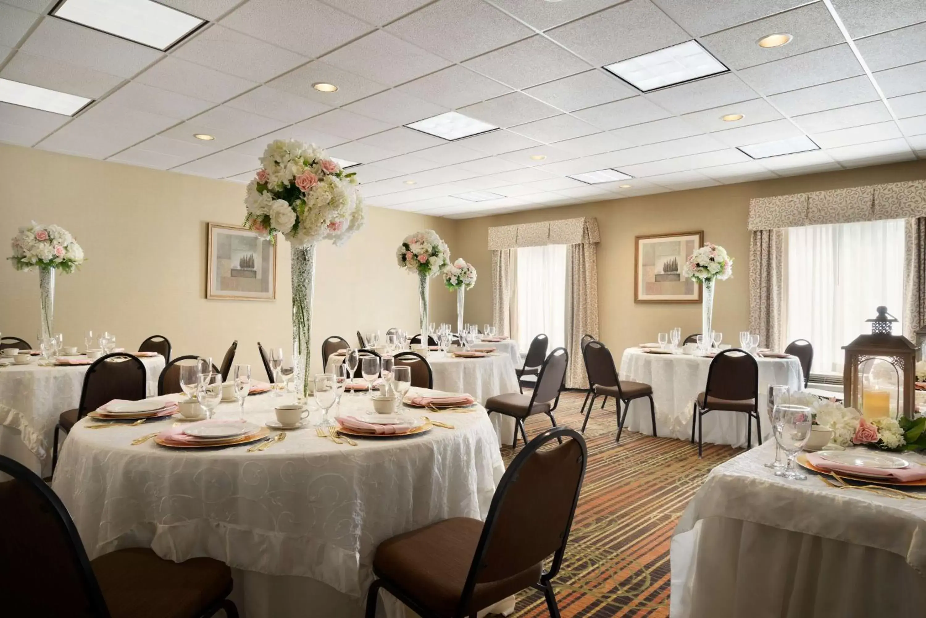 Meeting/conference room, Restaurant/Places to Eat in Hampton Inn Lehighton - Jim Thorpe