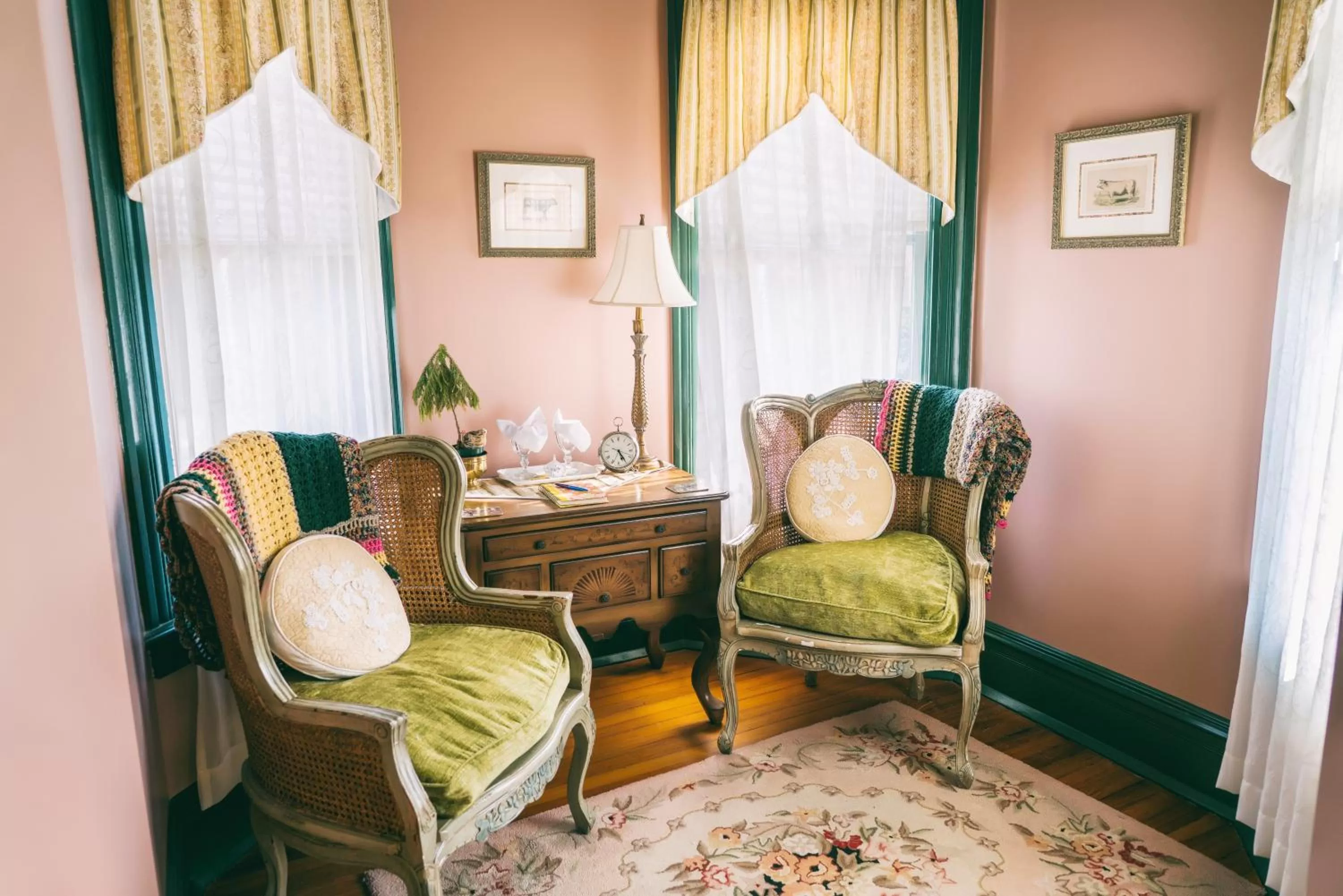 Nearby landmark, Seating Area in Hummingbird Inn