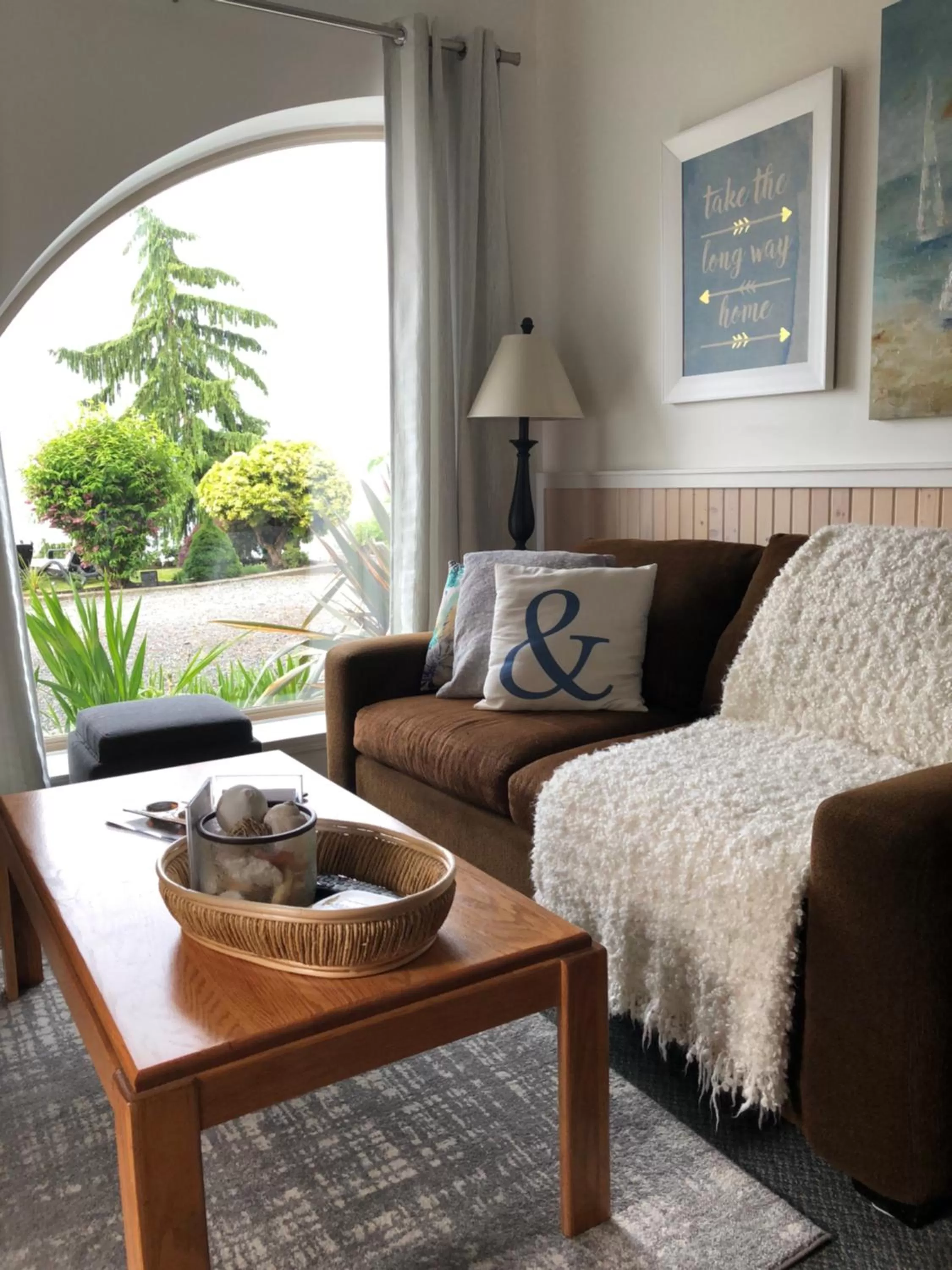 Living room, Seating Area in Qualicum Breeze Beach Resort