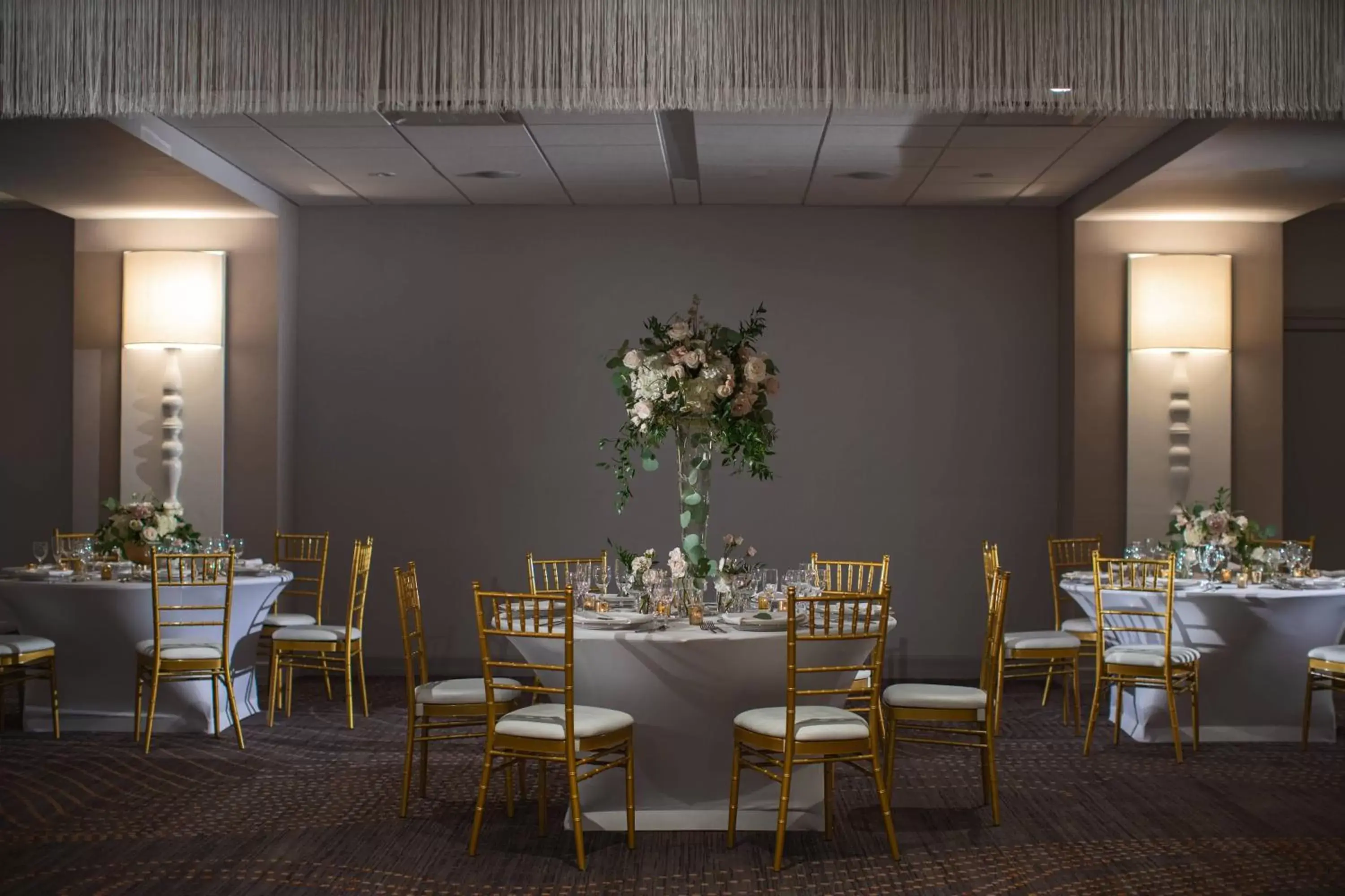 Banquet/Function facilities, Restaurant/Places to Eat in Renaissance Des Moines Savery Hotel
