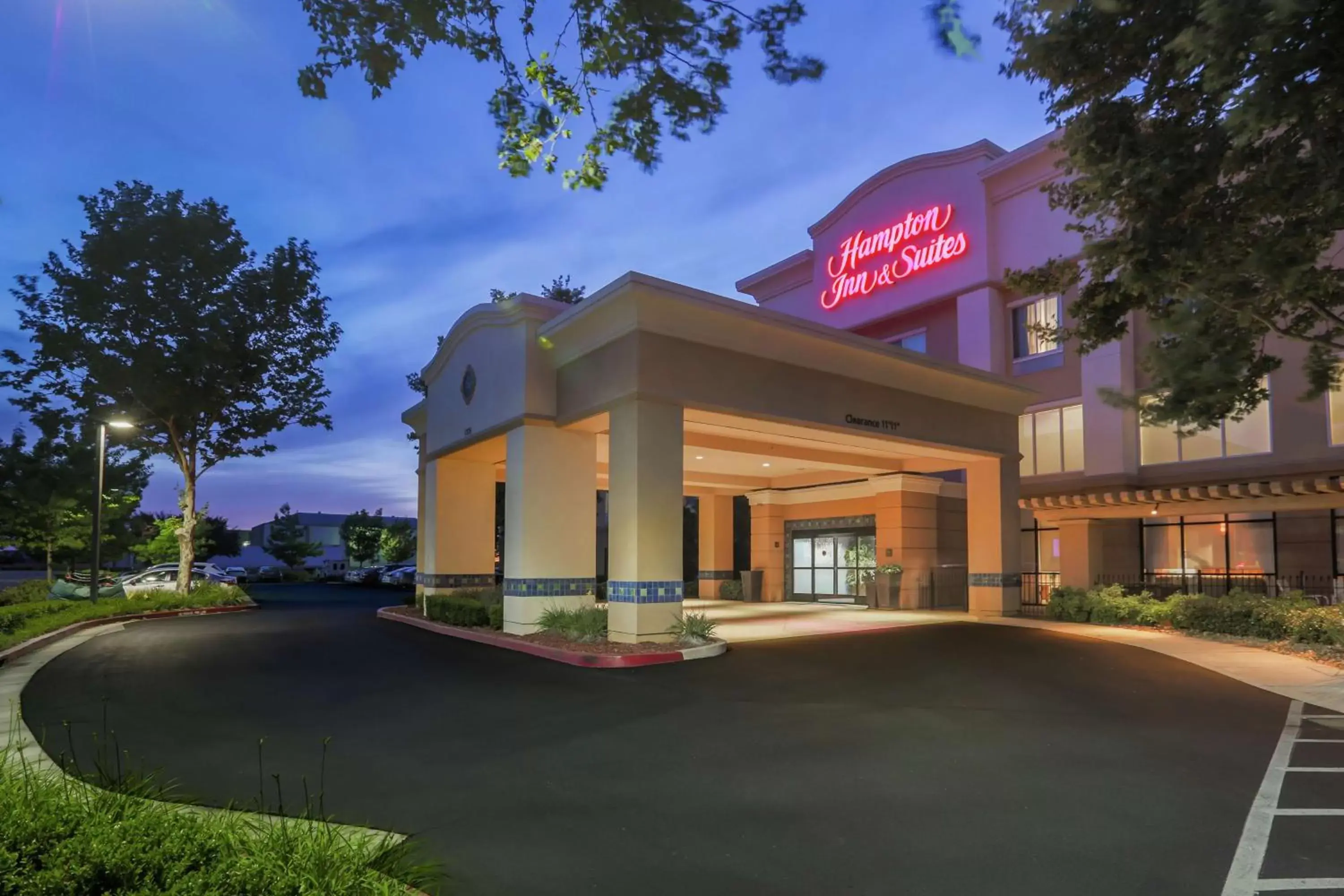 Property Building in Hampton Inn & Suites Yuba City