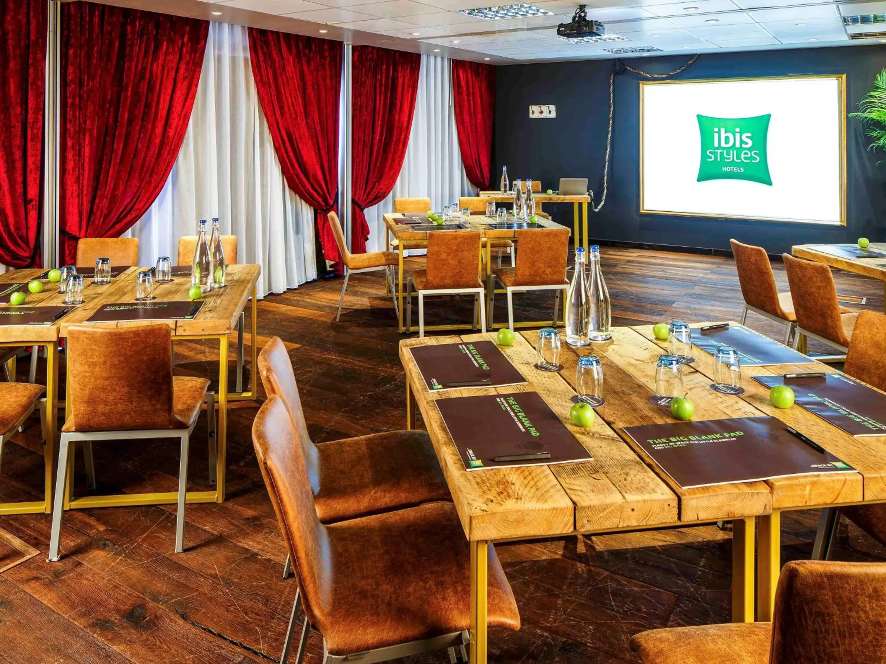 On site, Restaurant/Places to Eat in ibis Styles London Southwark - near Borough Market