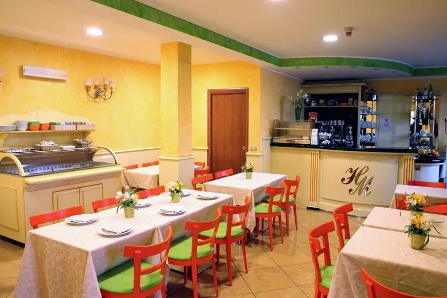 Restaurant/Places to Eat in Hotel Matteotti