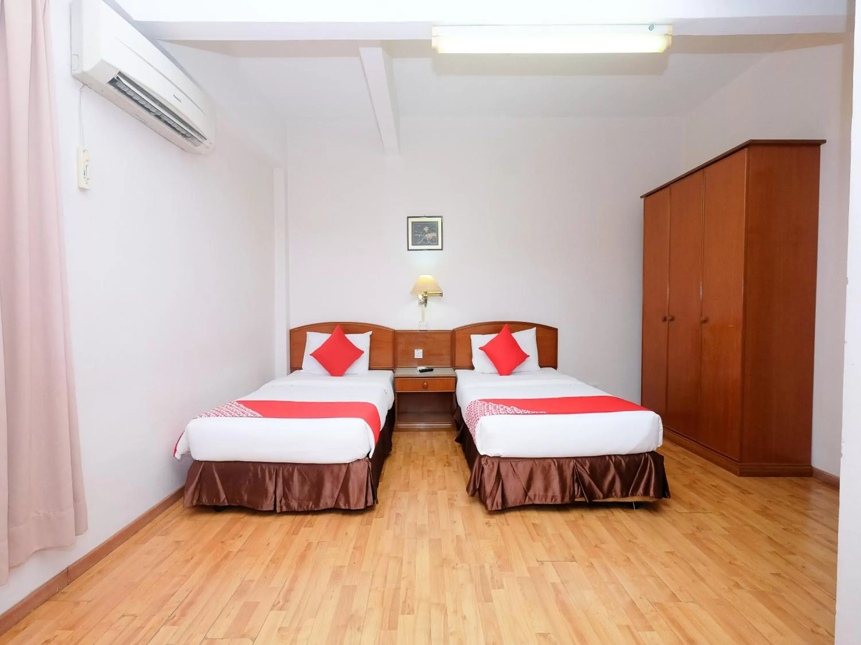 Bedroom, Bed in Super OYO 1236 Hotel Green Park