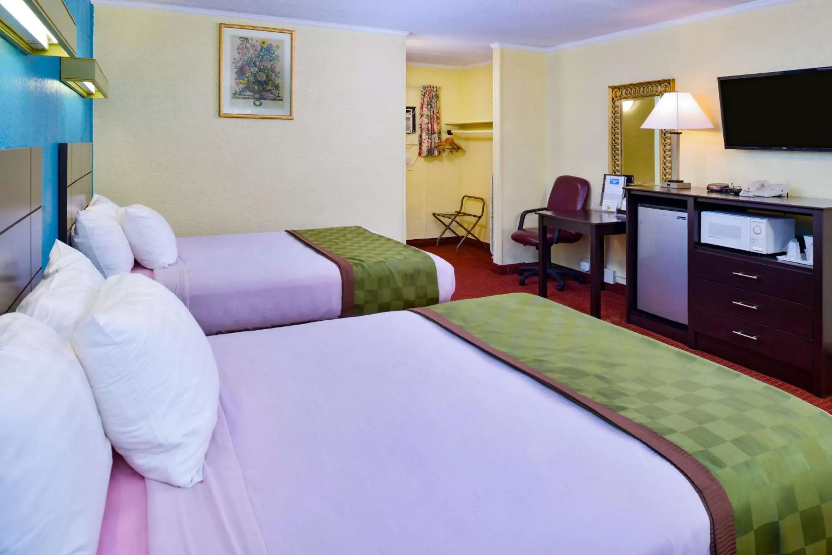 Double Room with Two Double Beds - Non-Smoking in Rodeway Inn Orleans - Cape Cod