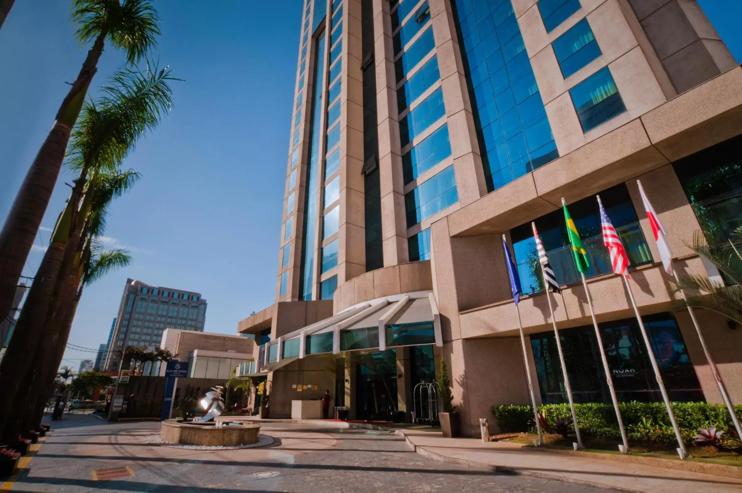 Facade/entrance in Blue Tree Premium Faria Lima Facade/entrance in Blue Tree Premium Faria Lima