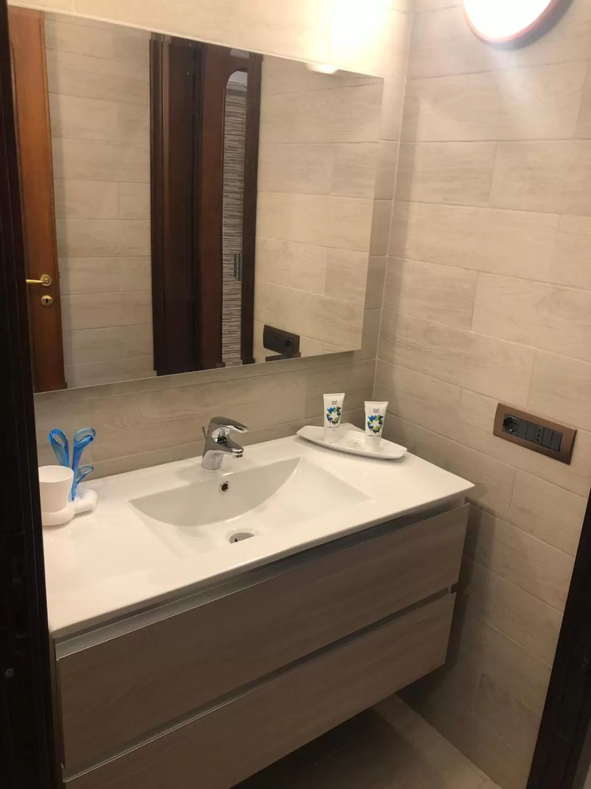 Bathroom in Museum Inn Napoli