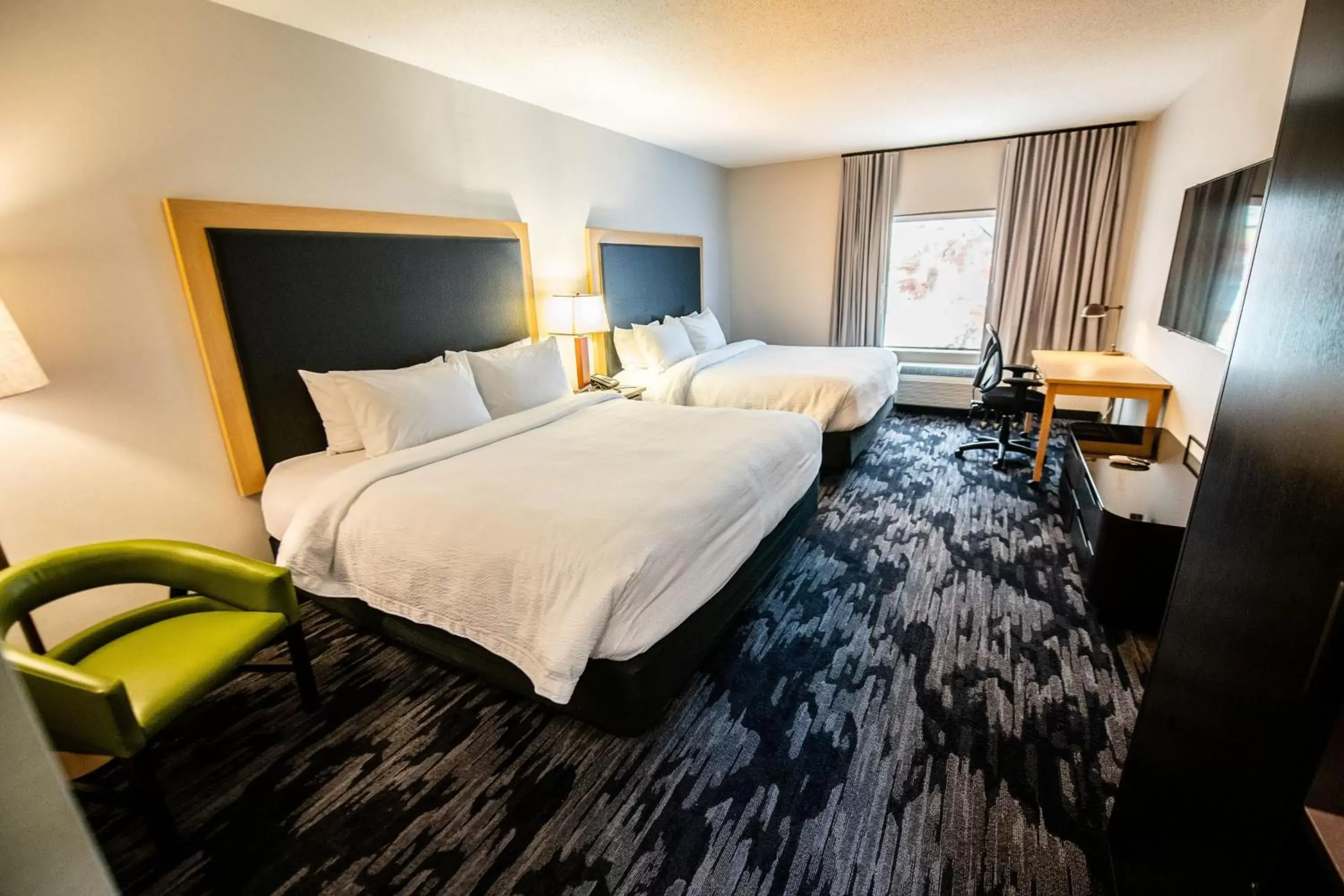 Photo of the whole room, Bed in Fairfield by Marriott Inn & Suites Washington Casino Area