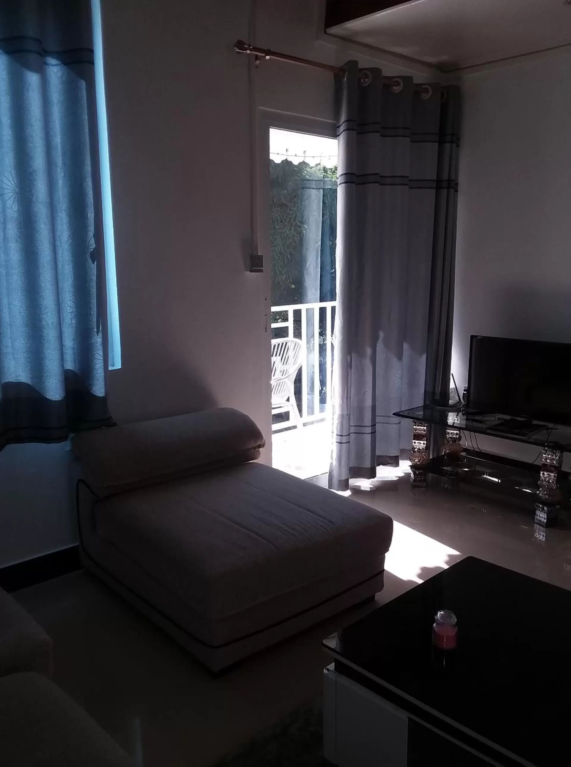 Seating area in Riverside Hotel