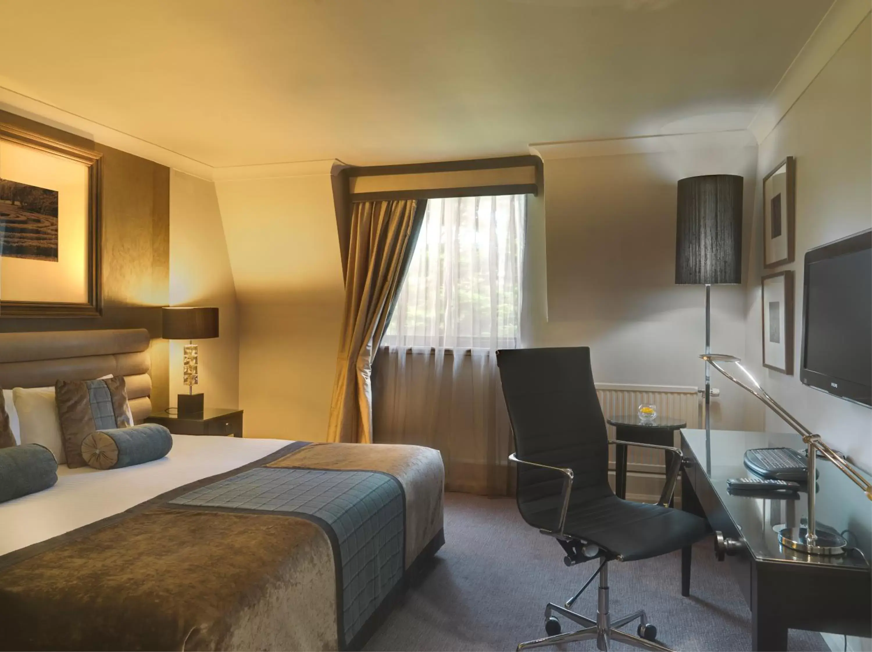 Superior King Room in The Landmark Hotel and Leisure Club