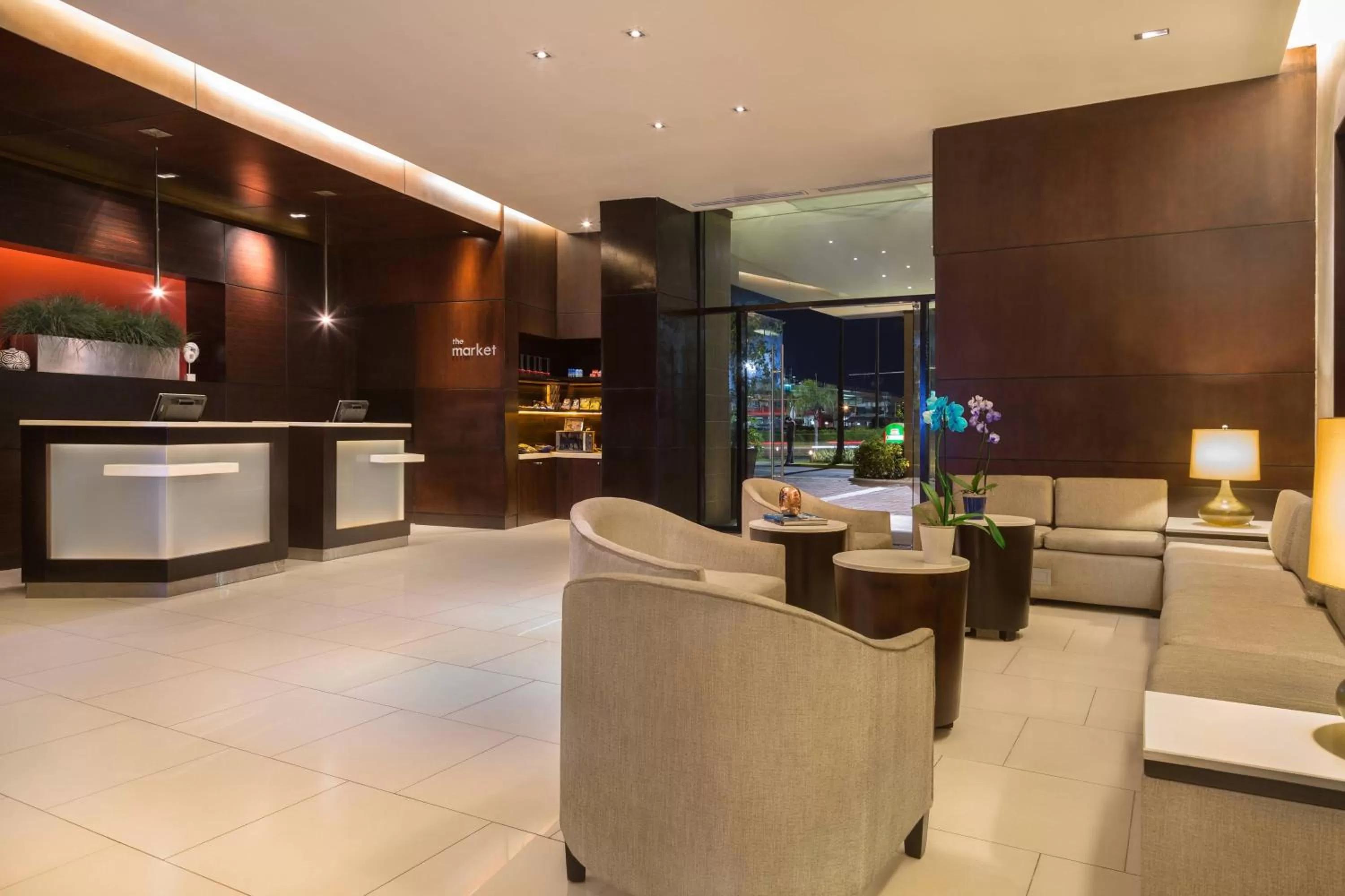 Lobby or reception in Courtyard by Marriott Panama Metromall