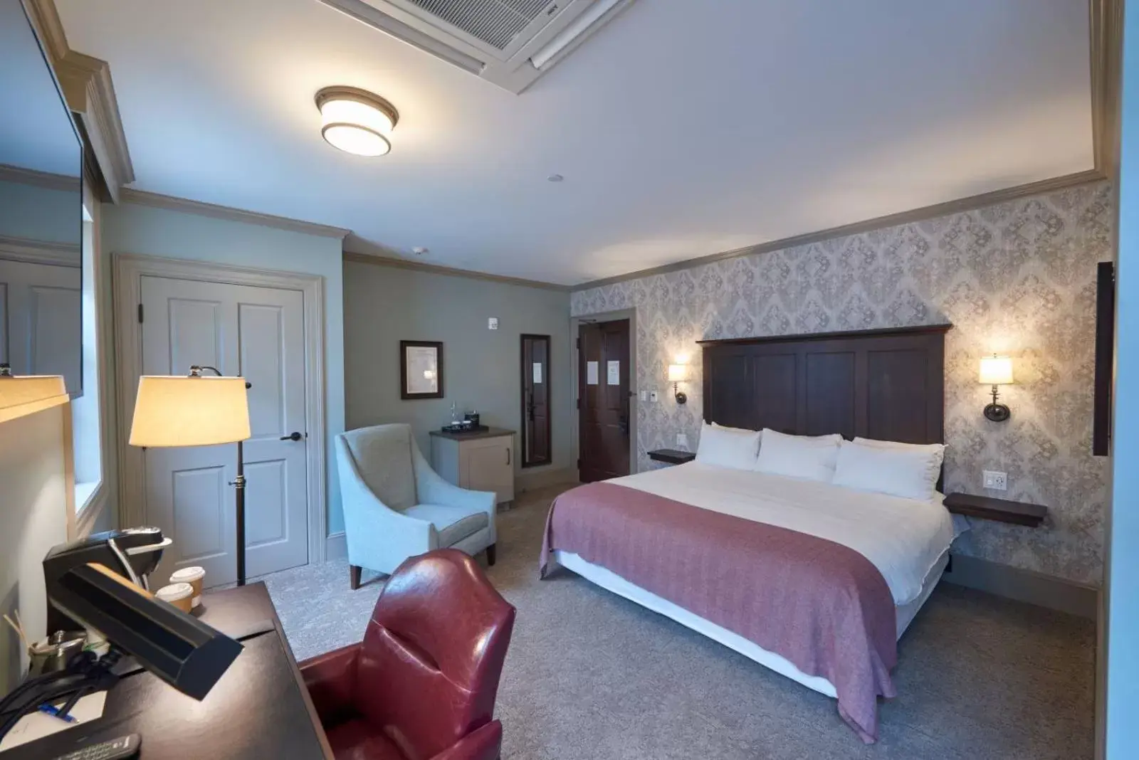 Bedroom, Bed in The Groton Inn Bedroom, Bed in The Groton Inn