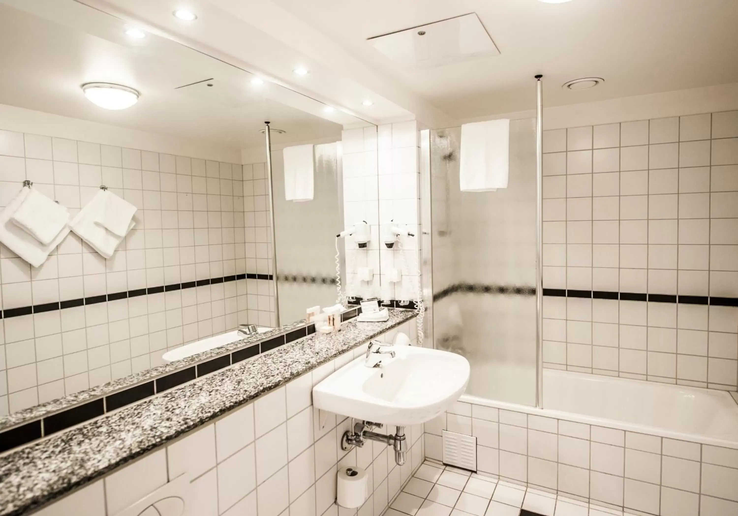 Bathroom in Hotell Bondeheimen