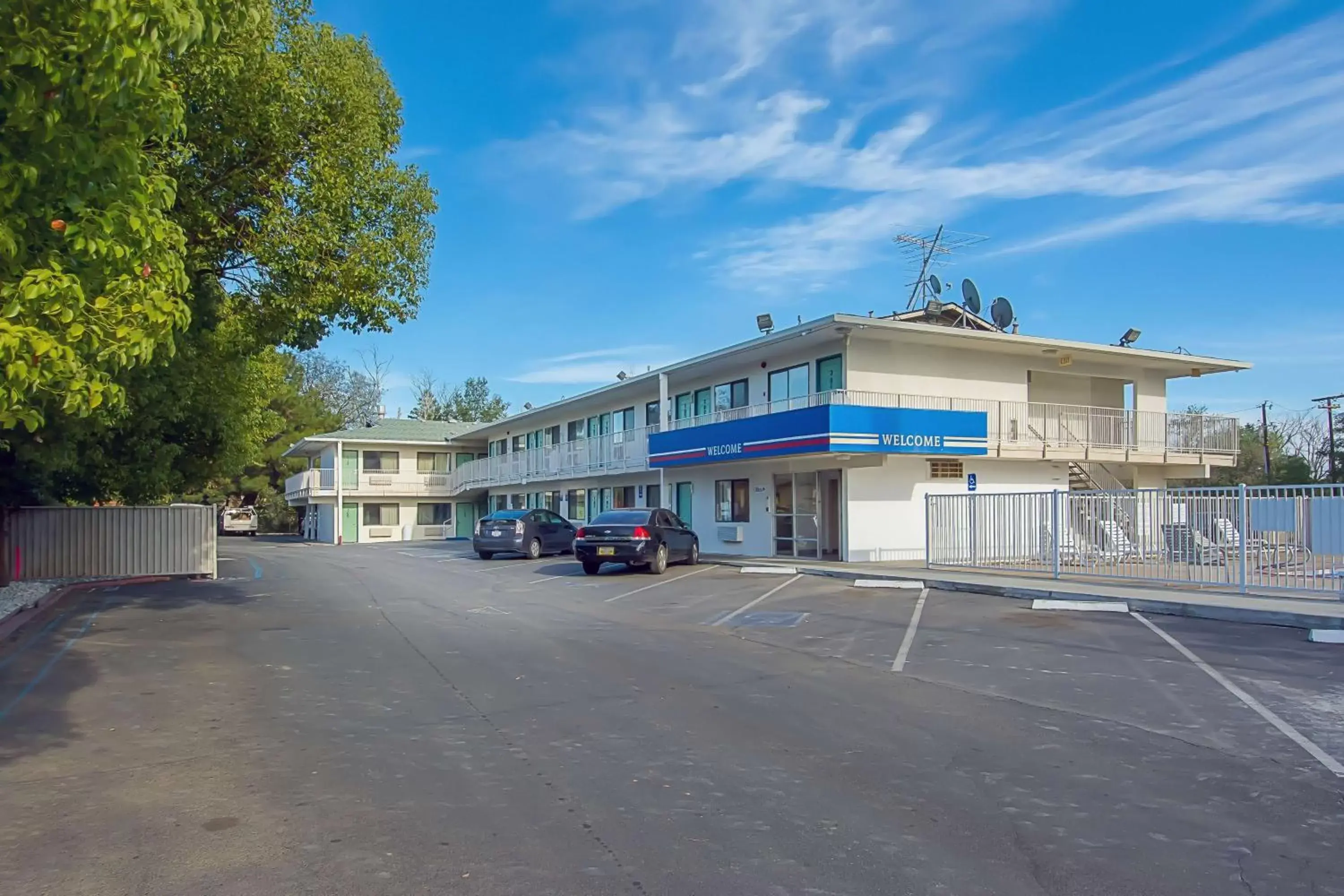 Property building in Motel 6-Red Bluff, CA