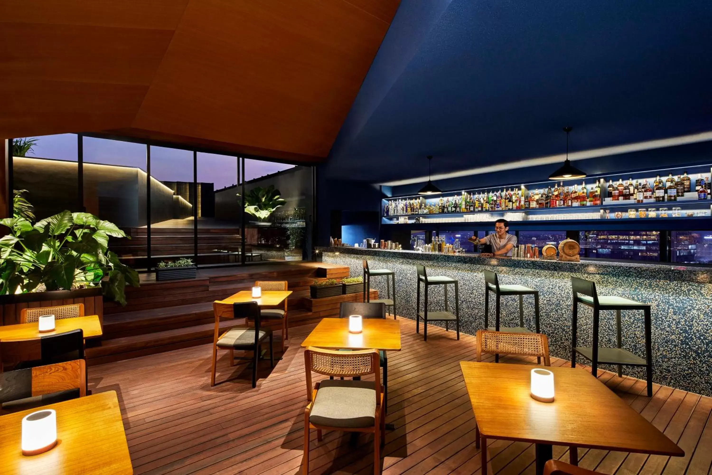 Lounge or bar in ARTOTEL Gajahmada Semarang Lounge or bar in ARTOTEL Gajahmada Semarang