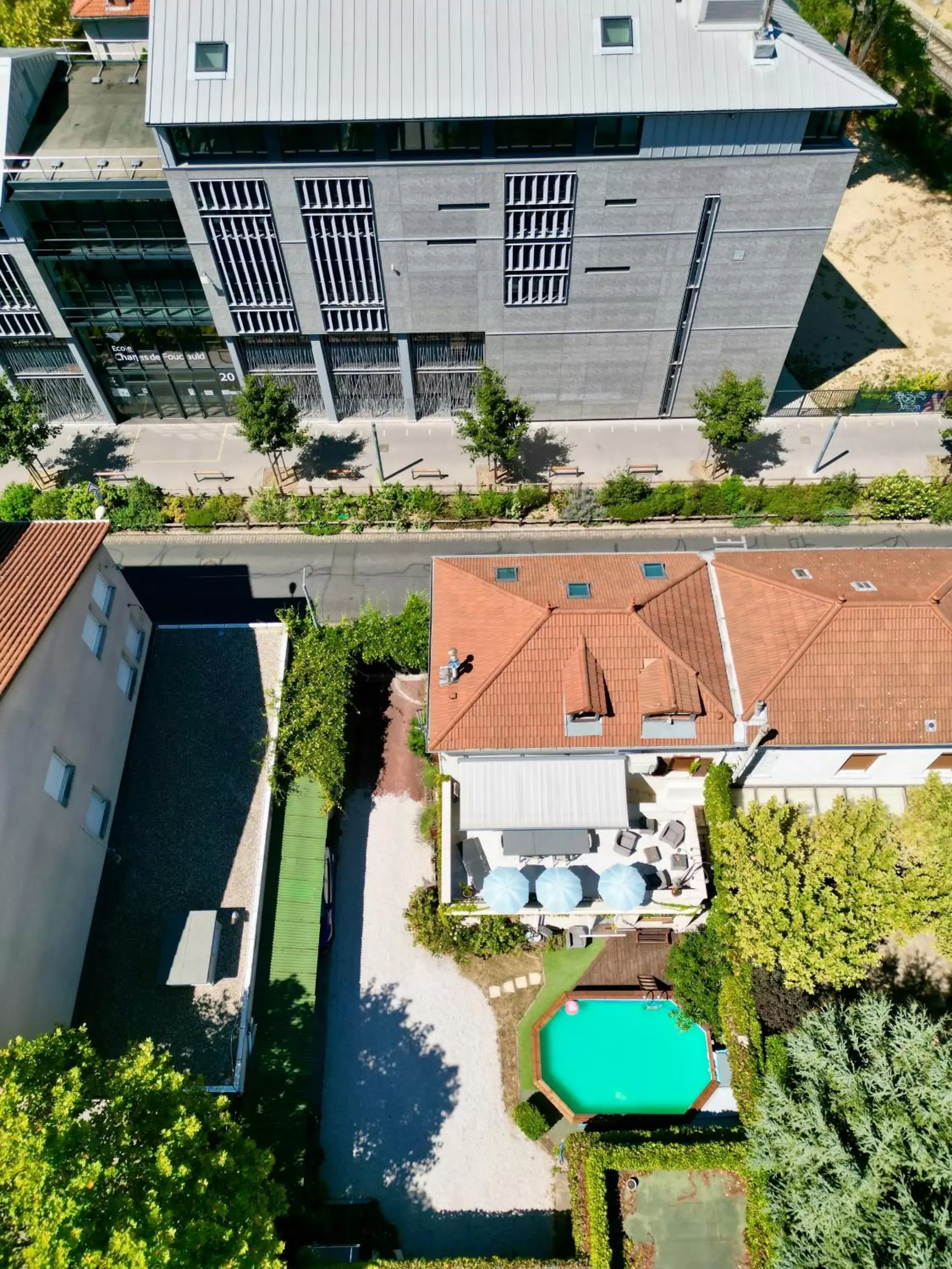 Bird's-eye View in B&B "Clos Feuillat"