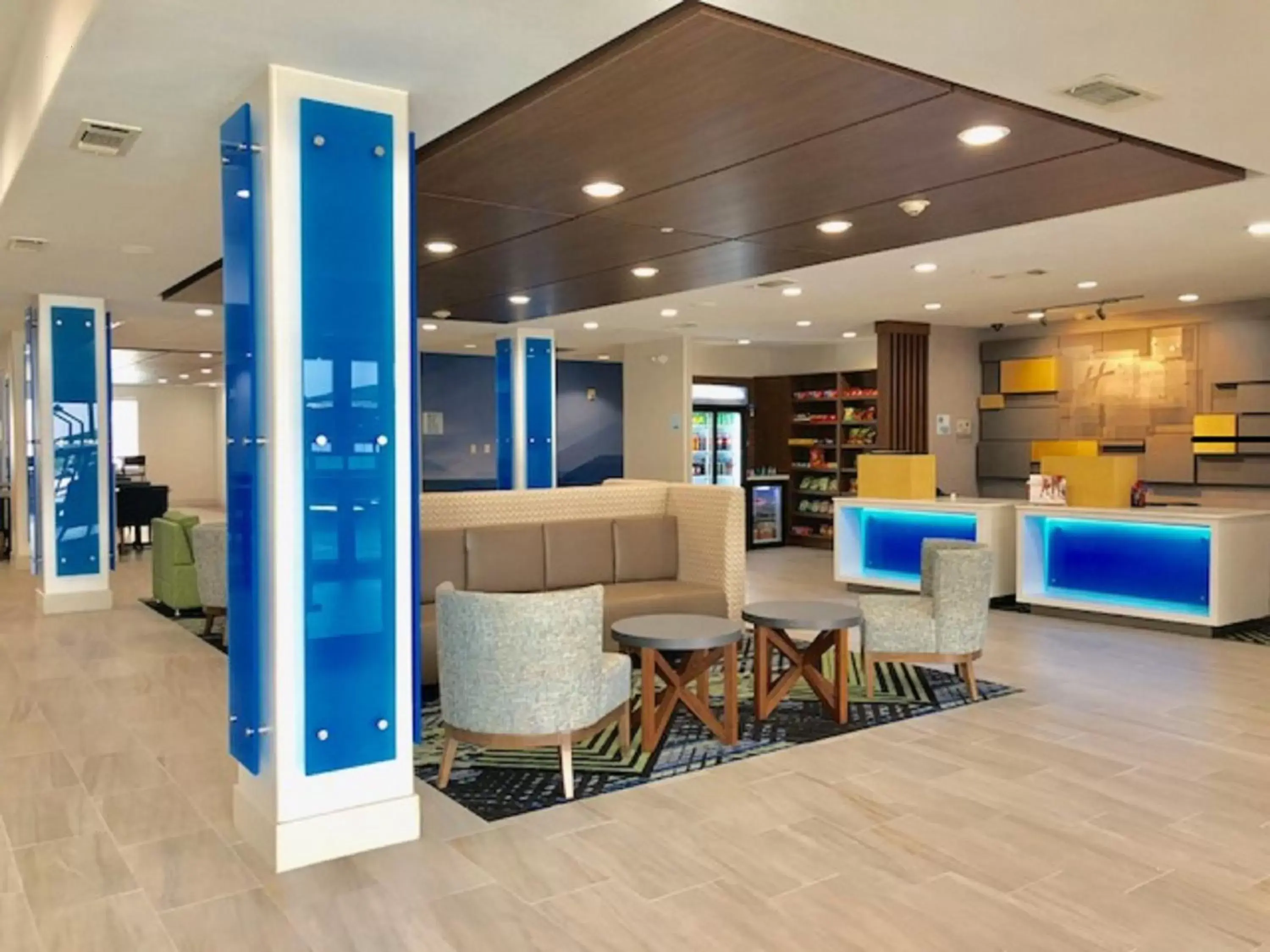 Property building, Lobby/Reception in Holiday Inn Express & Suites Longview South I-20, an IHG Hotel