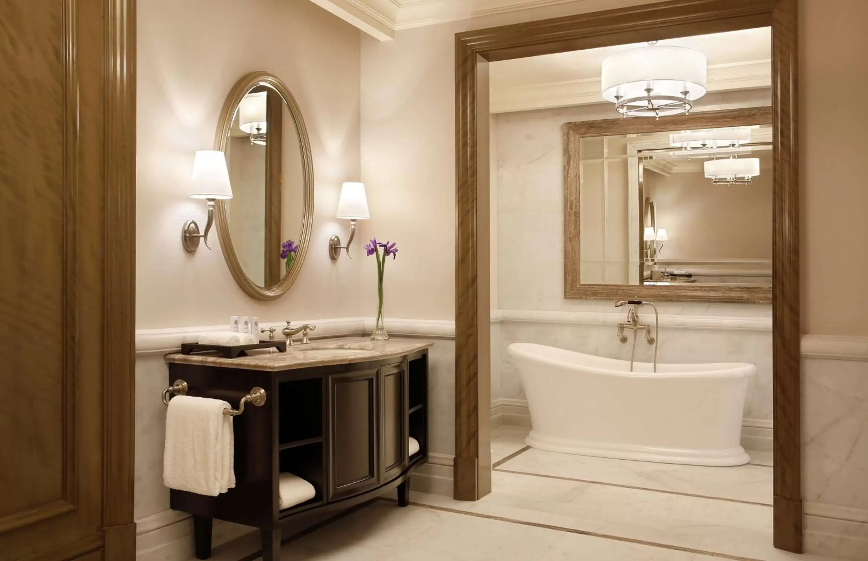 Bathroom in Habtoor Palace Dubai, LXR Hotels & Resorts