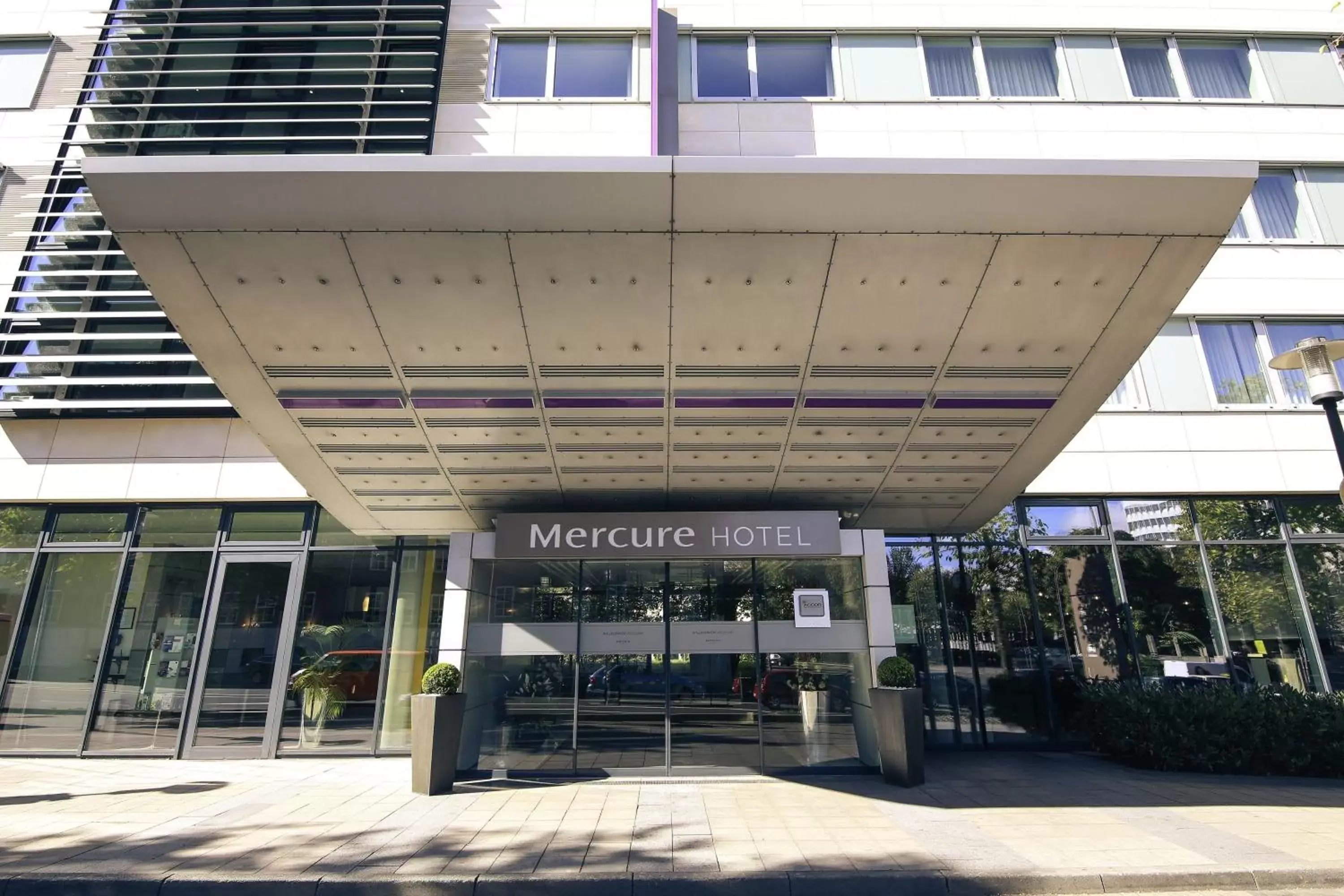 Facade/entrance in Mercure Hotel Plaza Essen