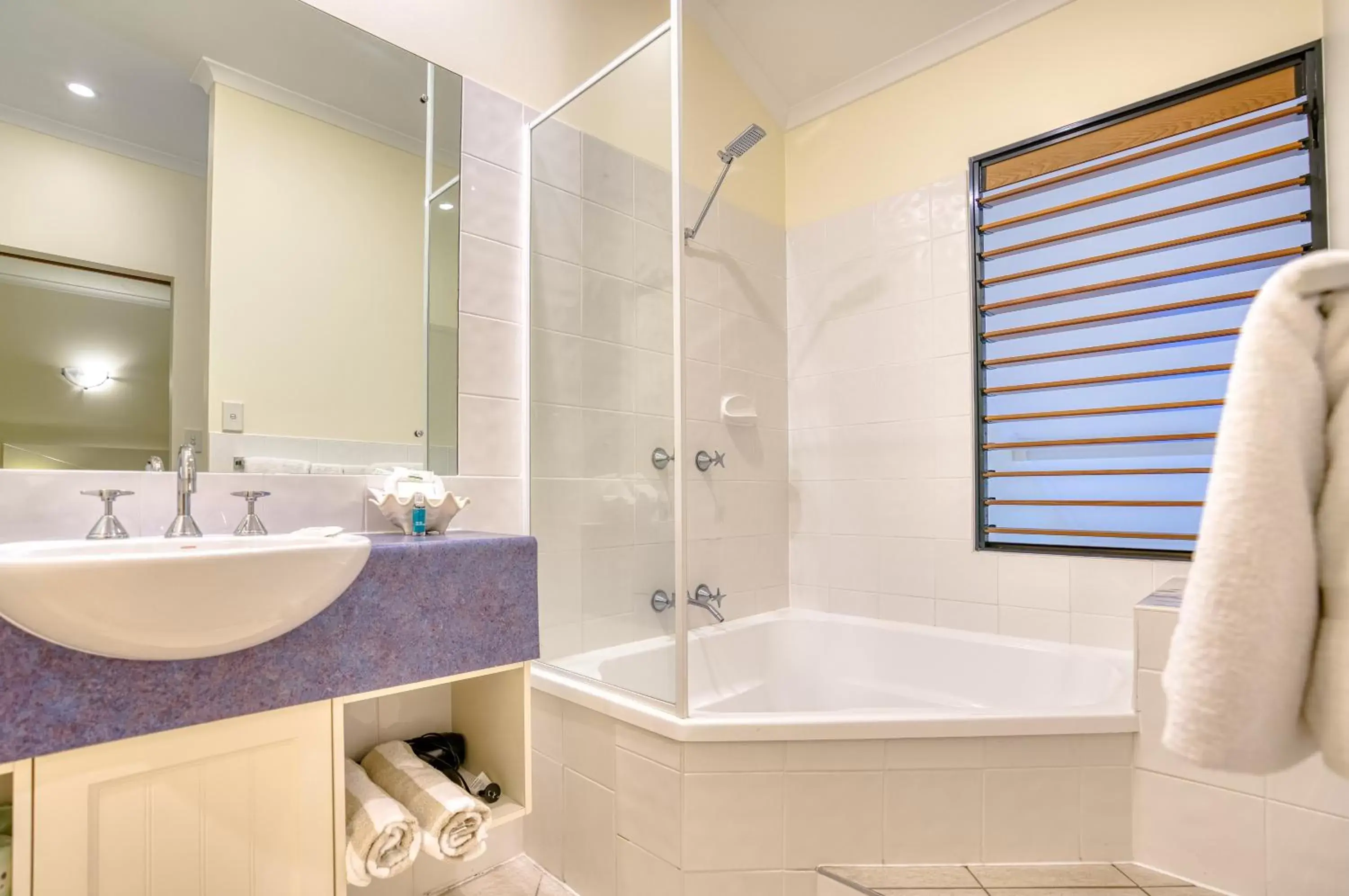 Bathroom in Freestyle Resort Port Douglas Bathroom in Freestyle Resort Port Douglas