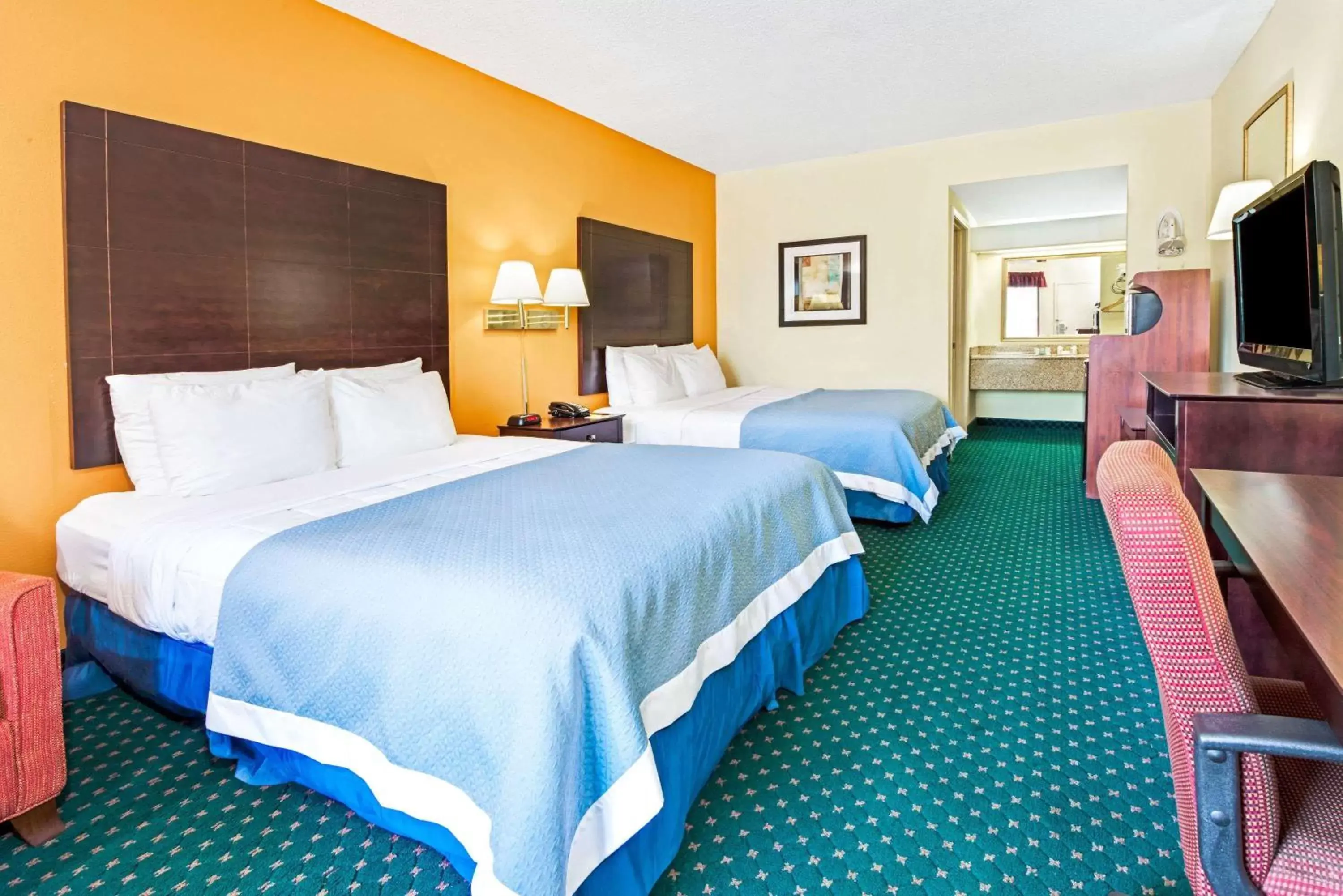 Photo of the whole room, Bed in Days Inn by Wyndham Covington