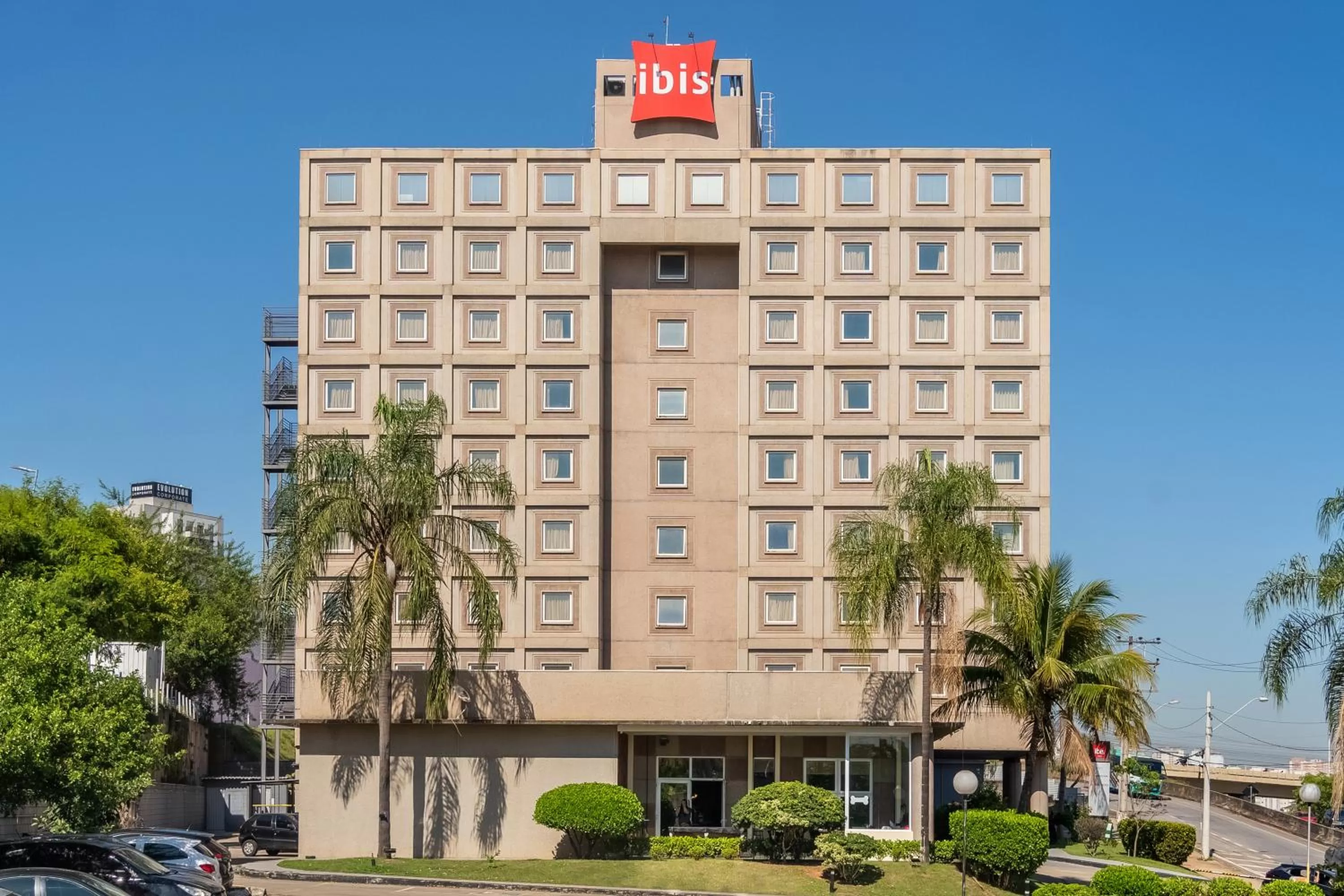 Property building in ibis Sorocaba