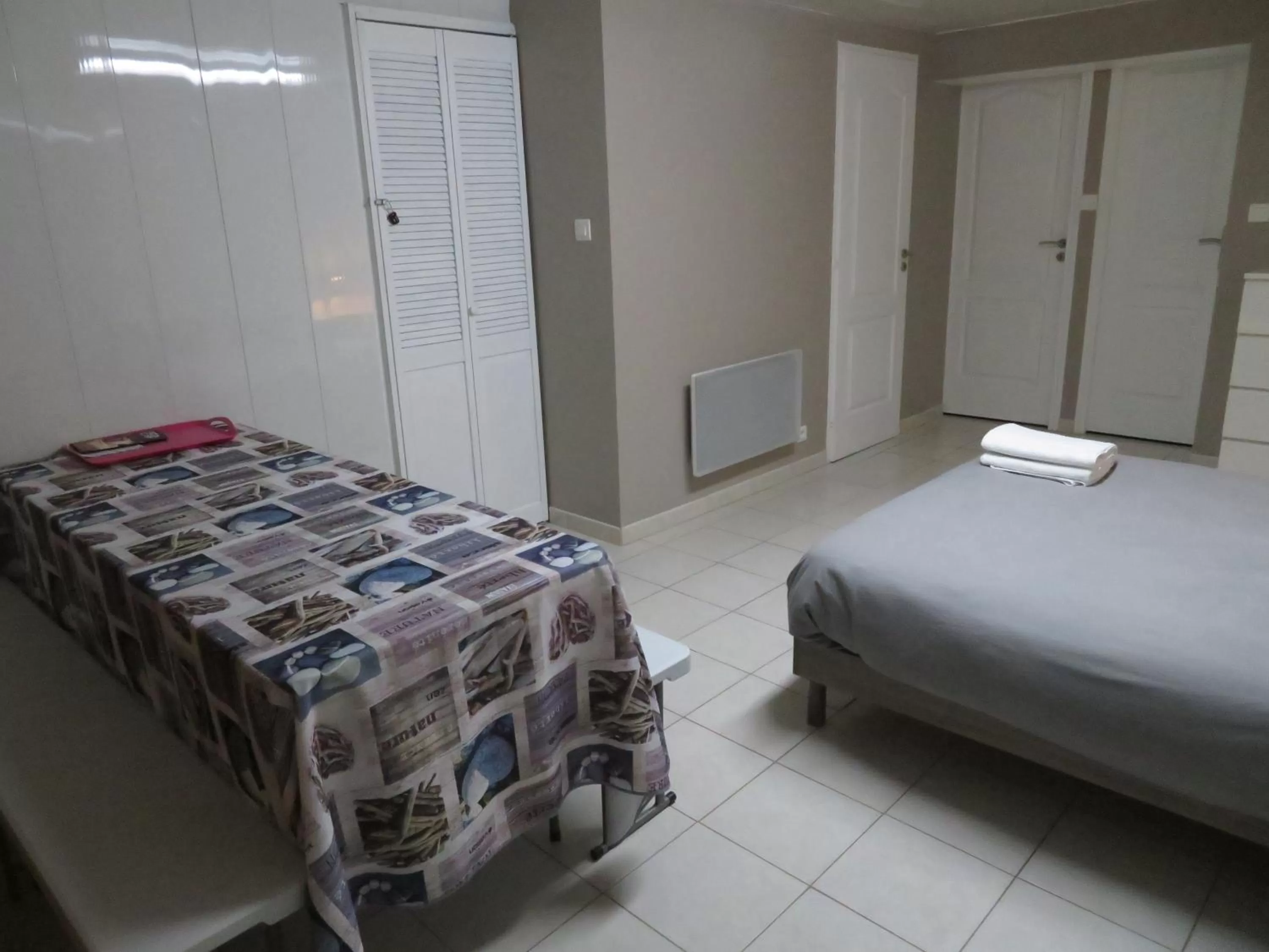 Photo of the whole room, Bed in Chambre privé entre Lyon et St Etienne