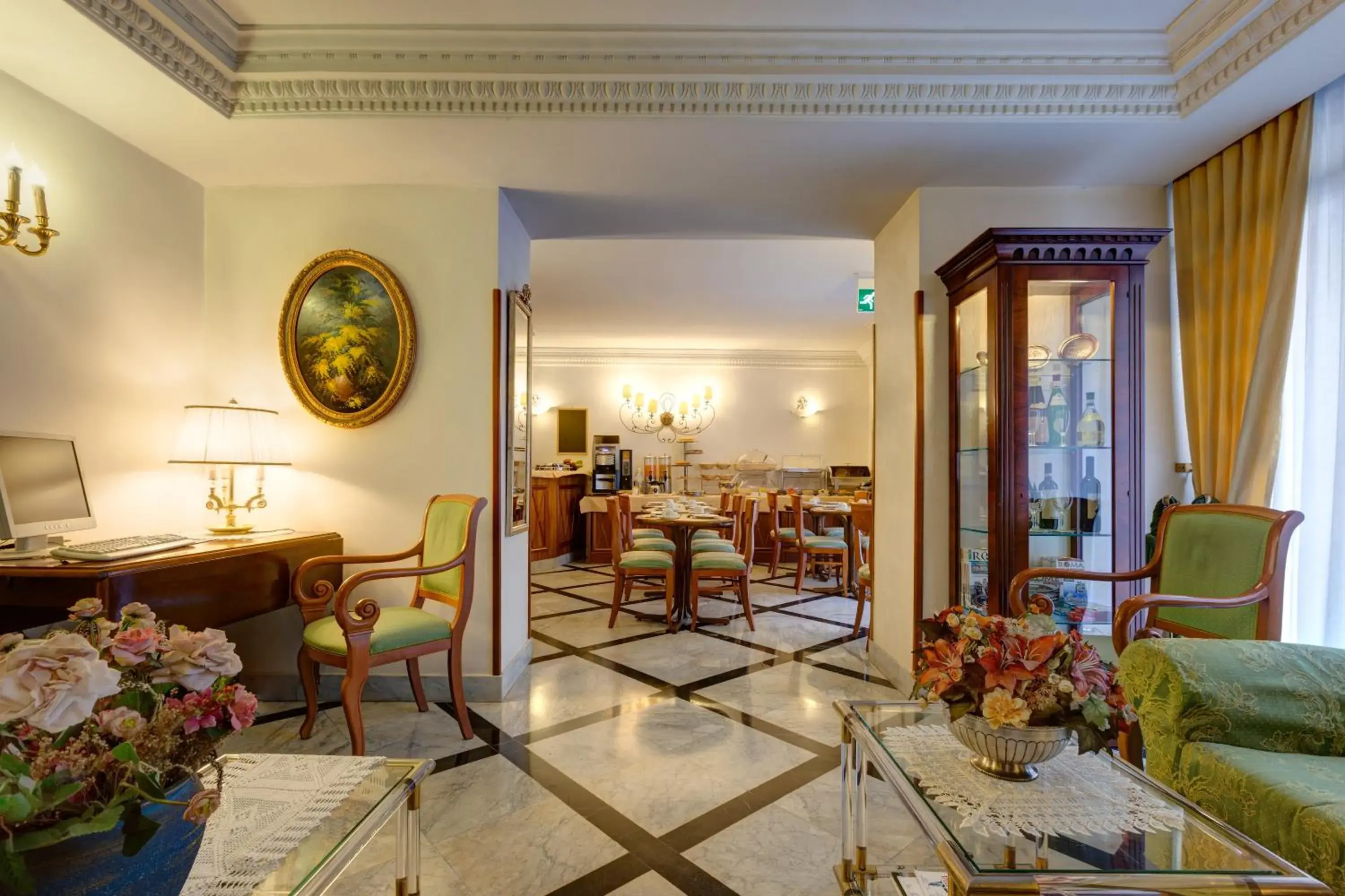 Lounge or bar in Hotel Amalfi