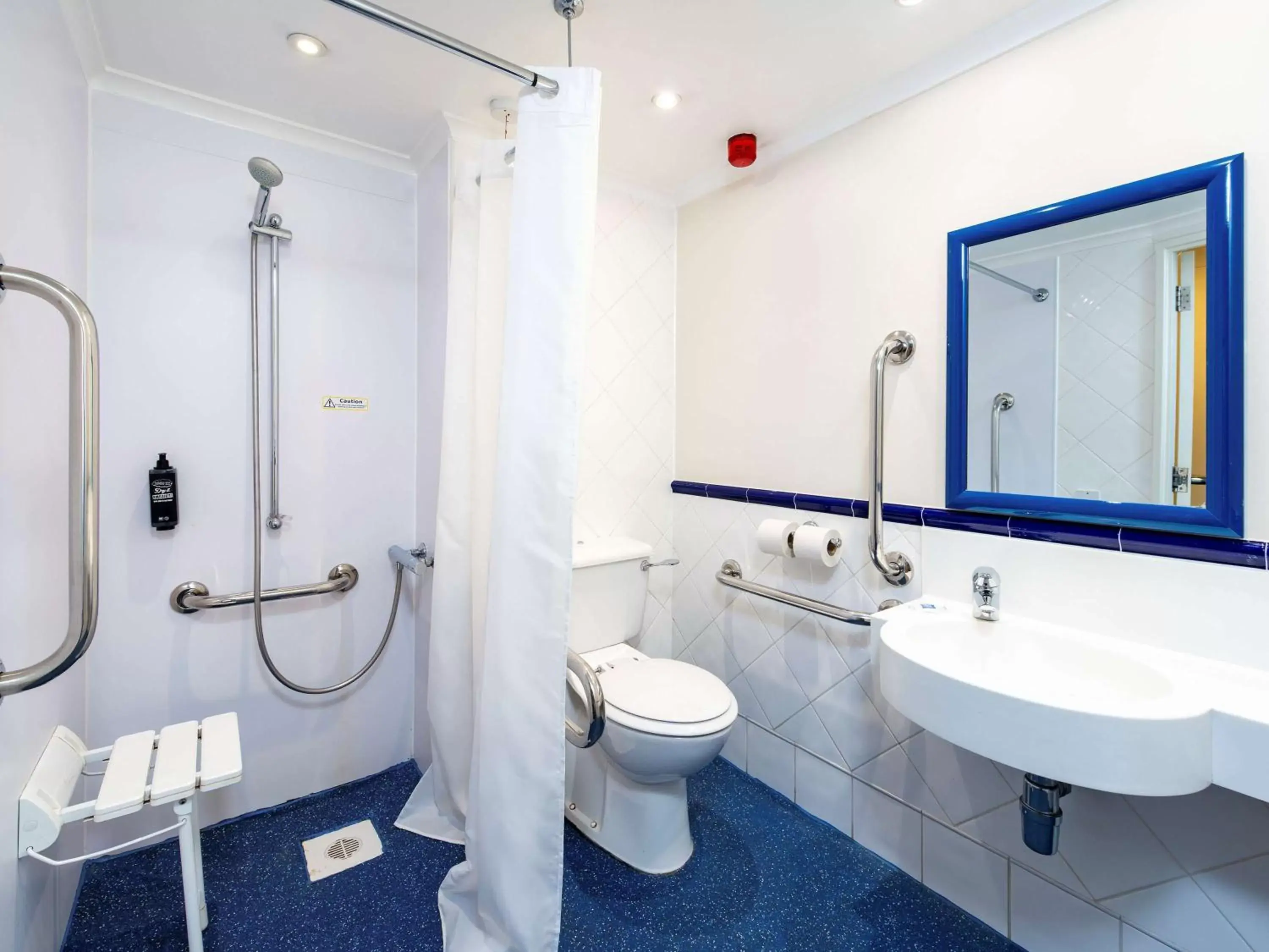 Bathroom in ibis budget Glasgow Cumbernauld