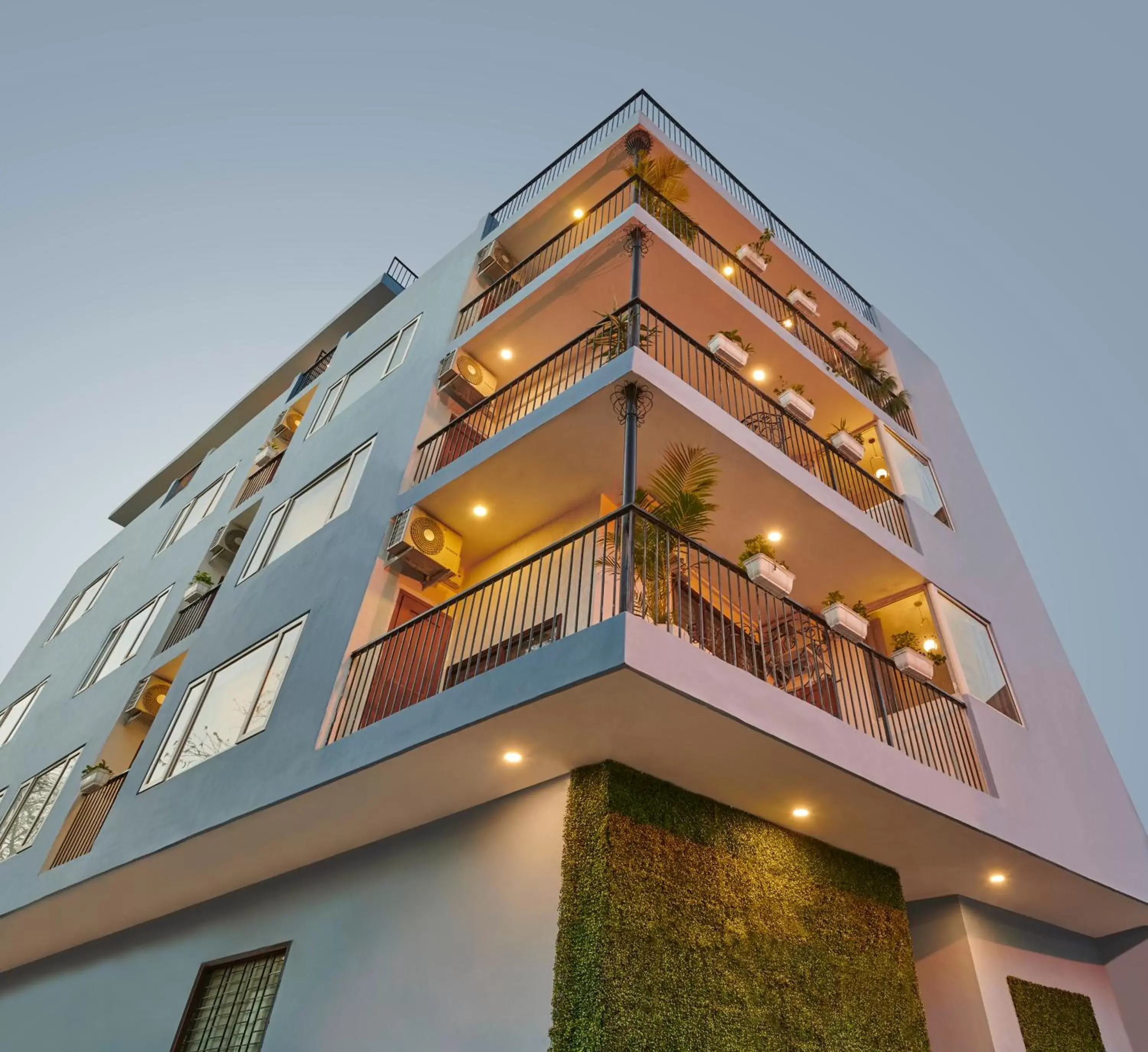 Facade/entrance in Minimalist Poshtel & Suites Facade/entrance in Minimalist Poshtel & Suites