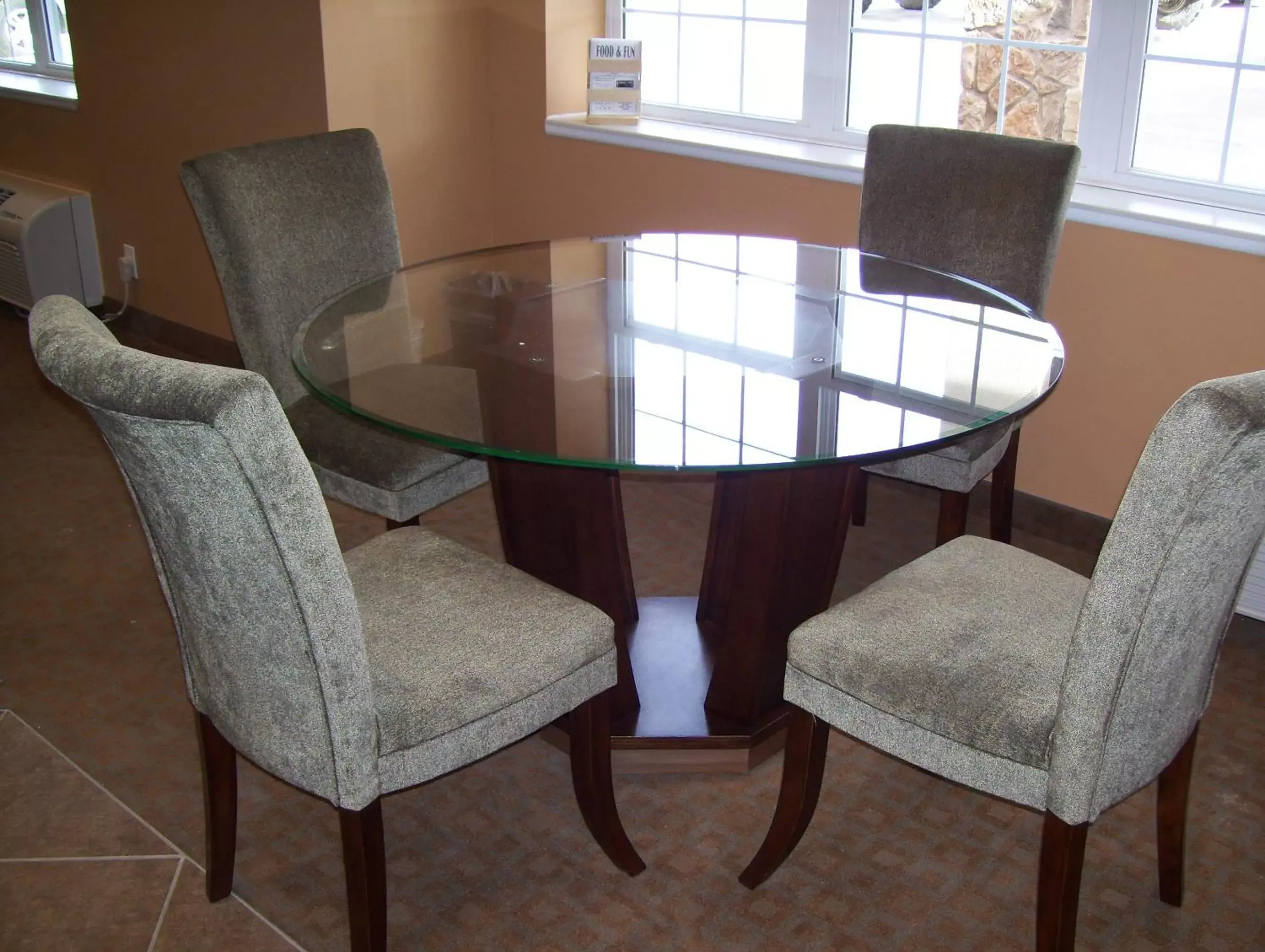 People, Seating Area in Microtel Inn & Suites Quincy by Wyndham